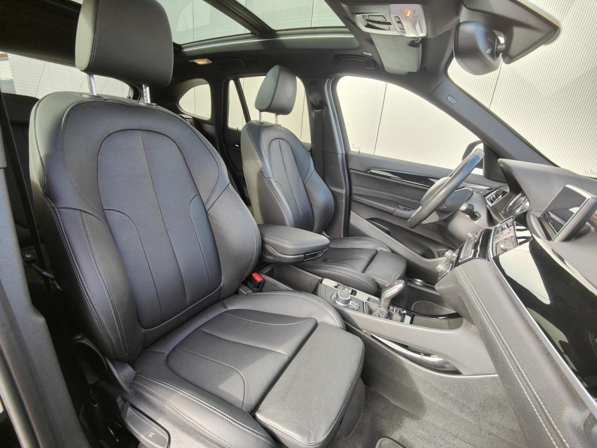 BMW X1 SDRIVE18iA PACK M TOIT PANO OUVRANT GPS CUIR (2021) - Foto 7