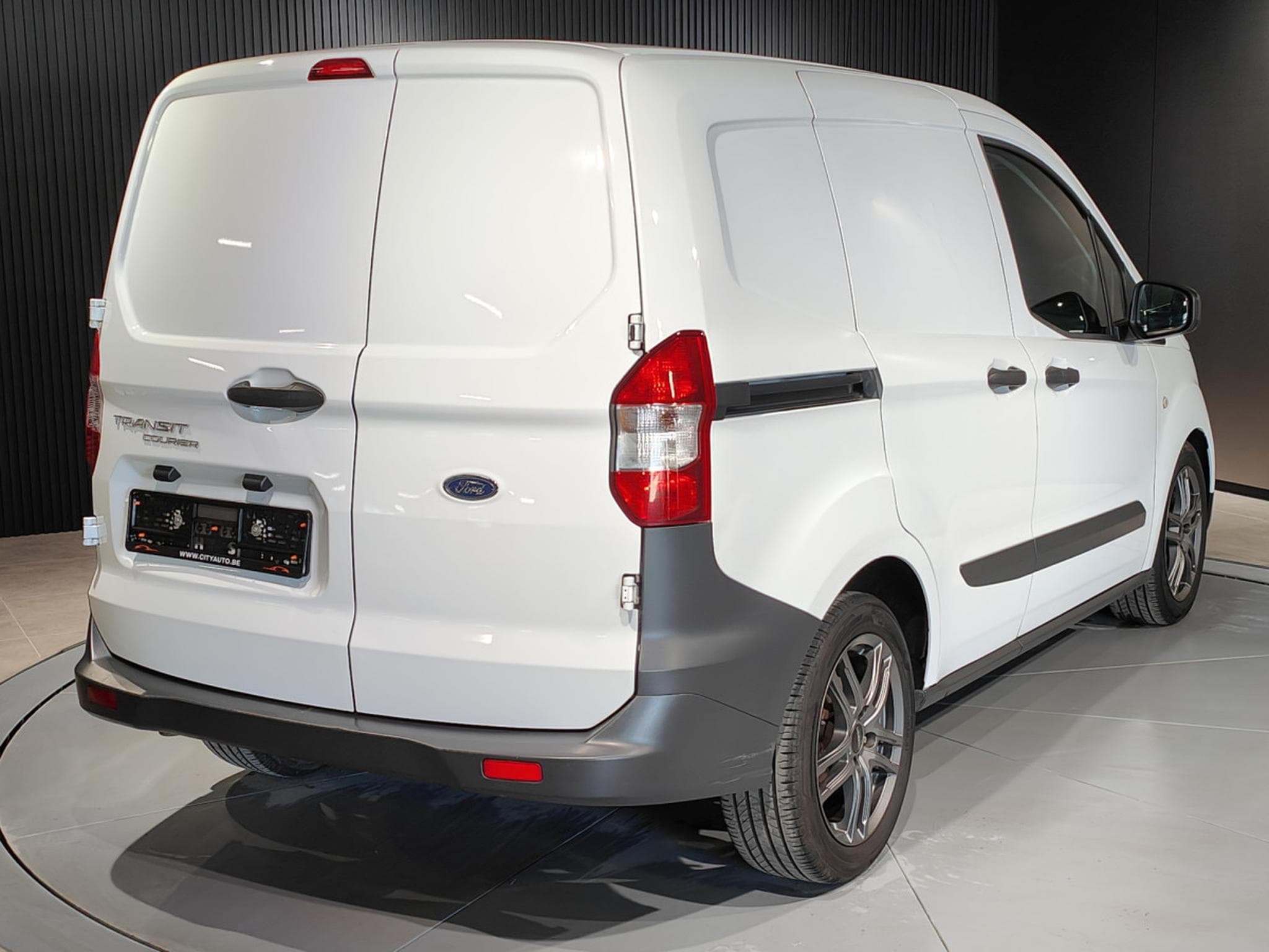 Ford Transit 1.5 TDCI RADIO USB (2019) - Photo 3