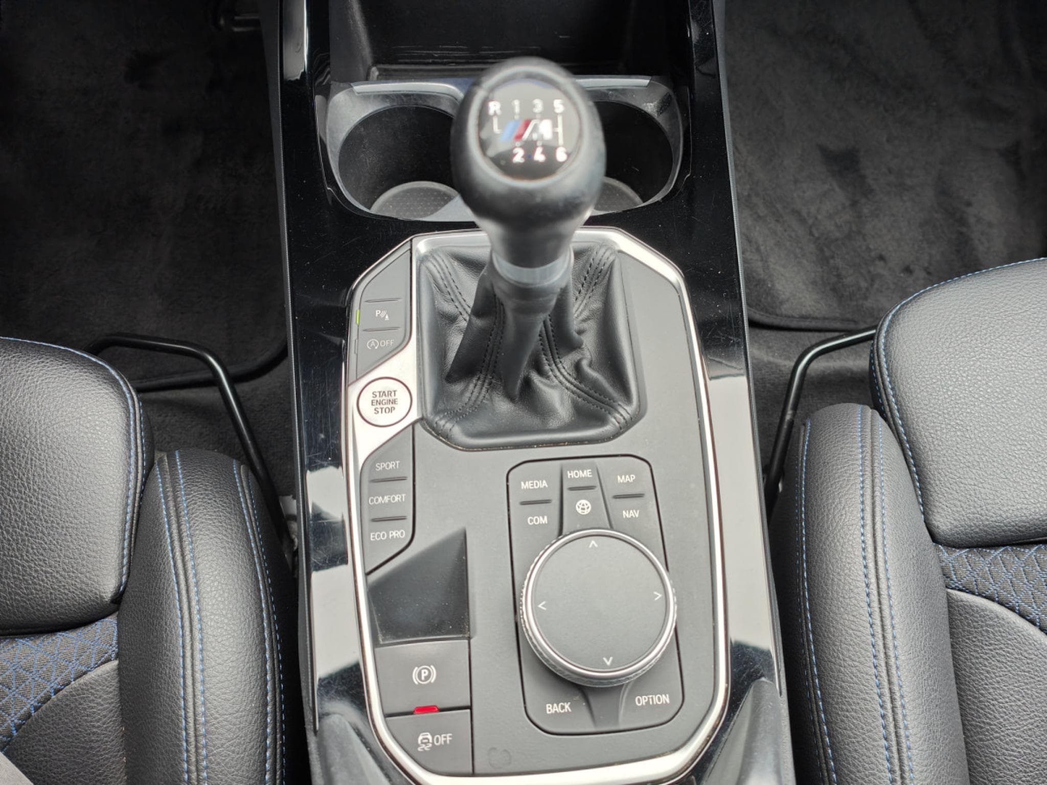 BMW 118 118I PACK M GPS CAMERA CARPLAY SIEGES CHAUFFANTS (2021) - Foto 12