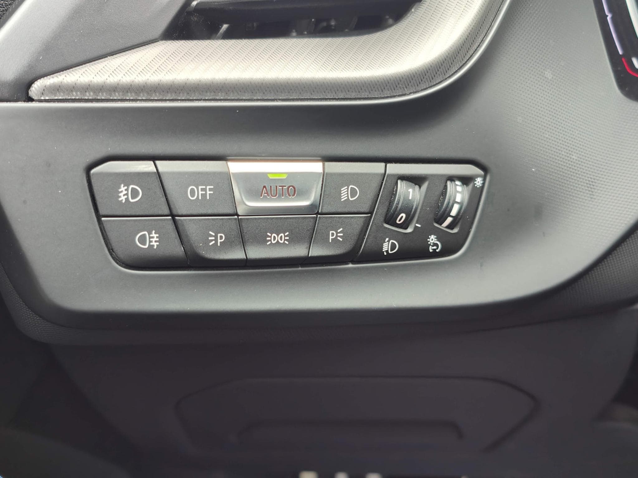 BMW 118 118I PACK M GPS CAMERA CARPLAY SIEGES CHAUFFANTS (2021) - Foto 14