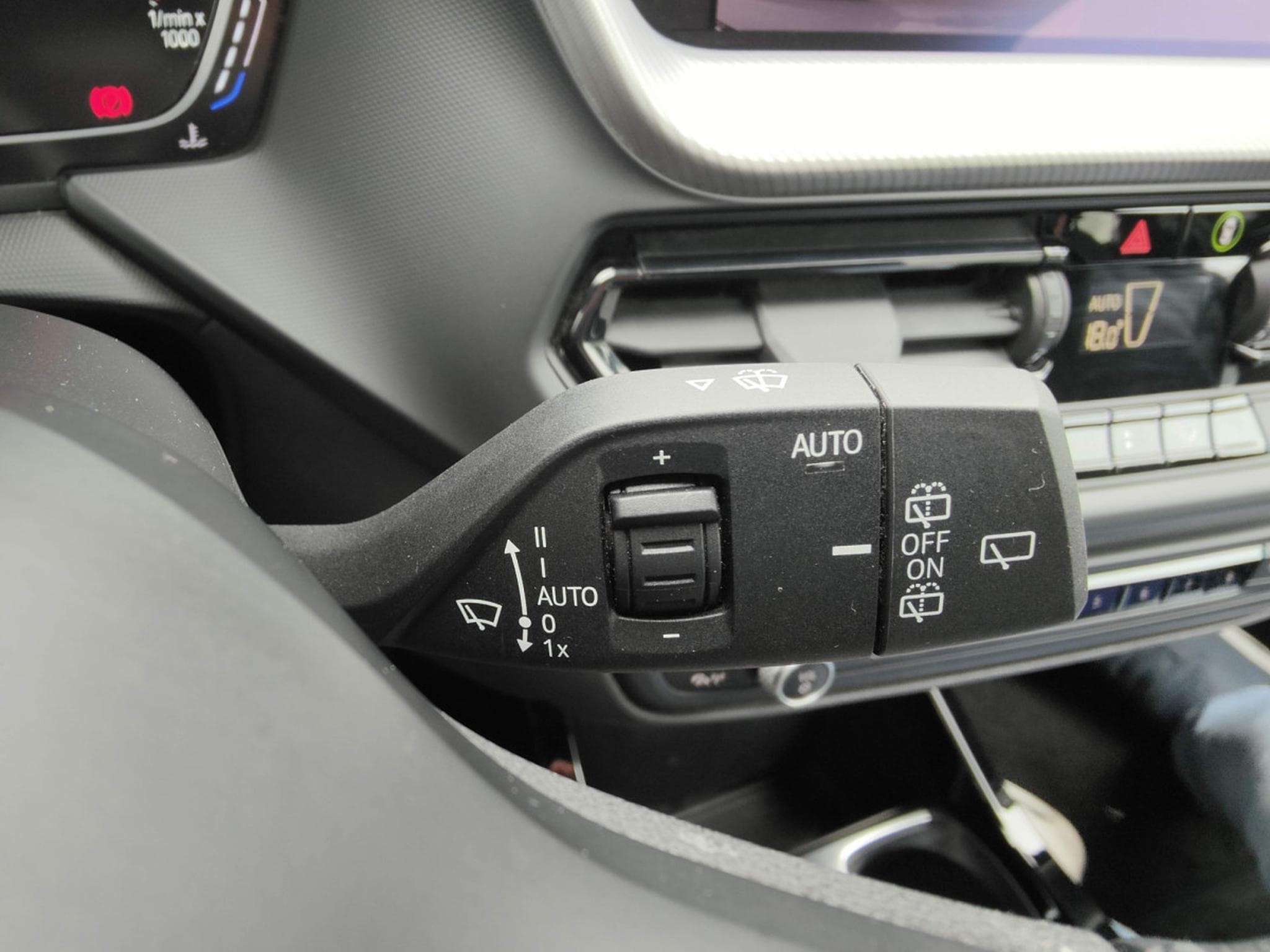 BMW 118 118I PACK M GPS CAMERA CARPLAY SIEGES CHAUFFANTS (2021) - Foto 19