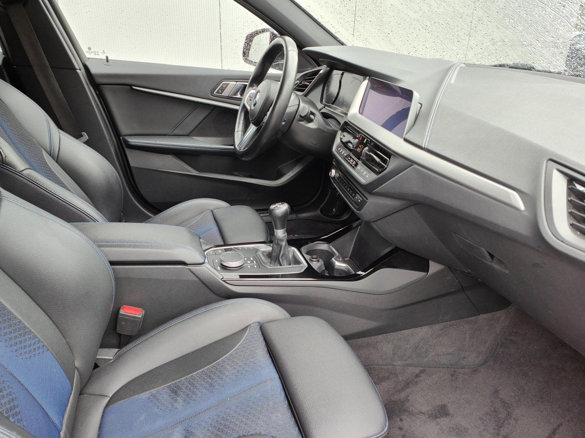 BMW 118 118I PACK M GPS CAMERA CARPLAY SIEGES CHAUFFANTS (2021) - Foto 7
