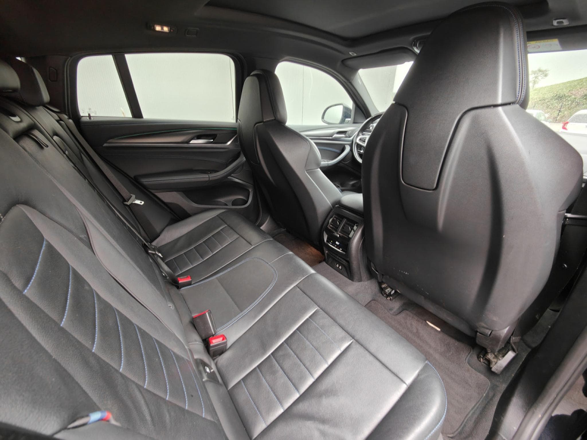 BMW X4 X4 XDRIVE20D PACK M TOIT OUV CARPLAY GPS CAMERA 360 (2022) - Foto 8
