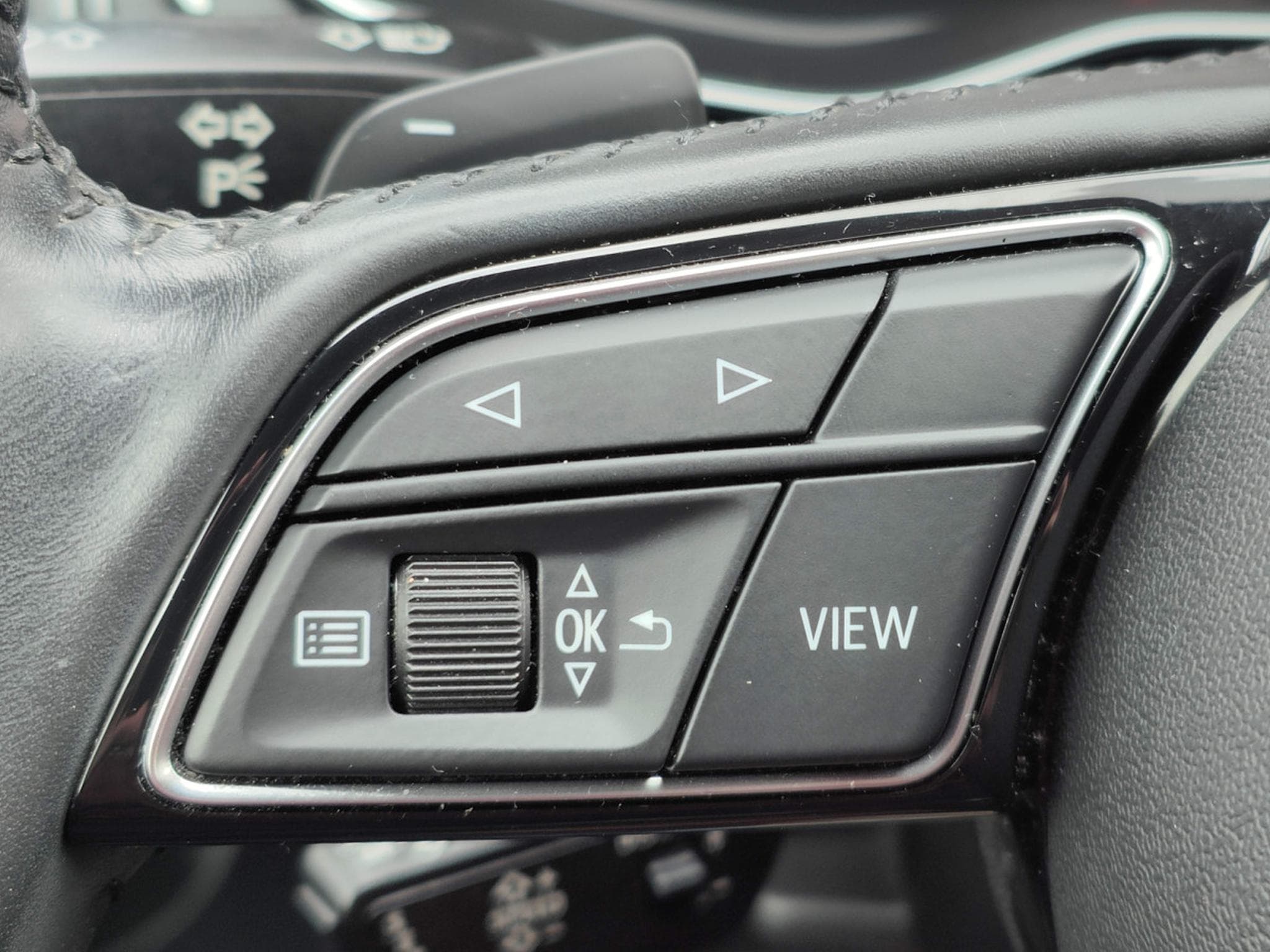 Audi A4 AVANT 35 TDI GPS ACC SIEGES CHAUFFANTS DIGITAL COCKPIT (2020) - Foto 18