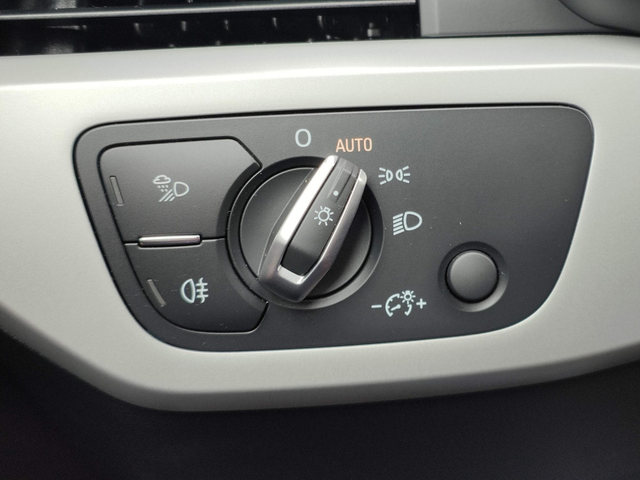 Audi A4 AVANT 35 TDI GPS ACC SIEGES CHAUFFANTS DIGITAL COCKPIT (2020) - Foto 20