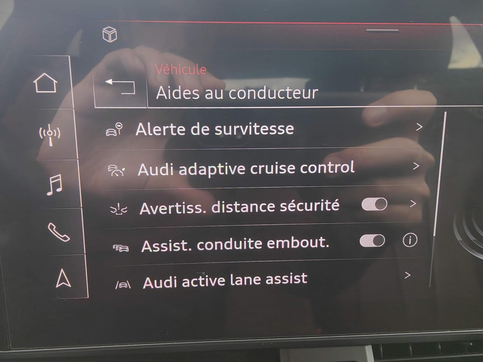Audi A4 AVANT 35 TDI GPS ACC SIEGES CHAUFFANTS DIGITAL COCKPIT (2020) - Foto 27