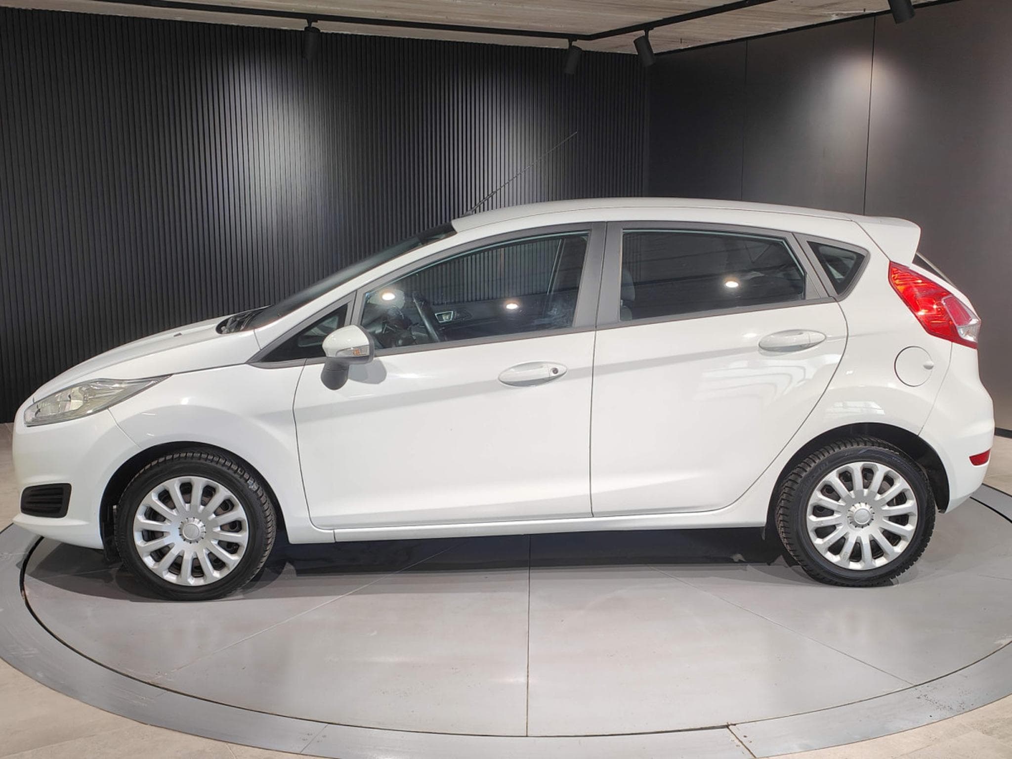 Ford Fiesta 1.5 TDCI 5 PORTES CLIM BLUETOOTH (2016) - Foto 5