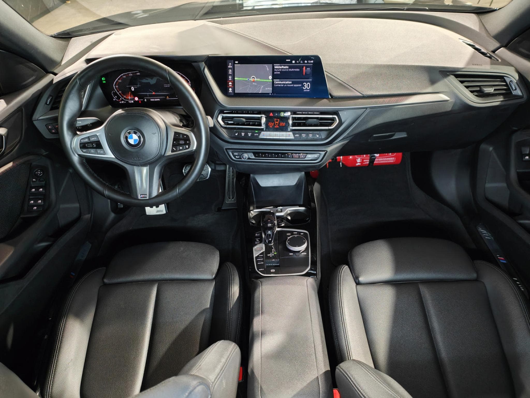 BMW 218 218iA PACK M BOITE AUTO GPS LED CARPLAY (2023) - Photo 11