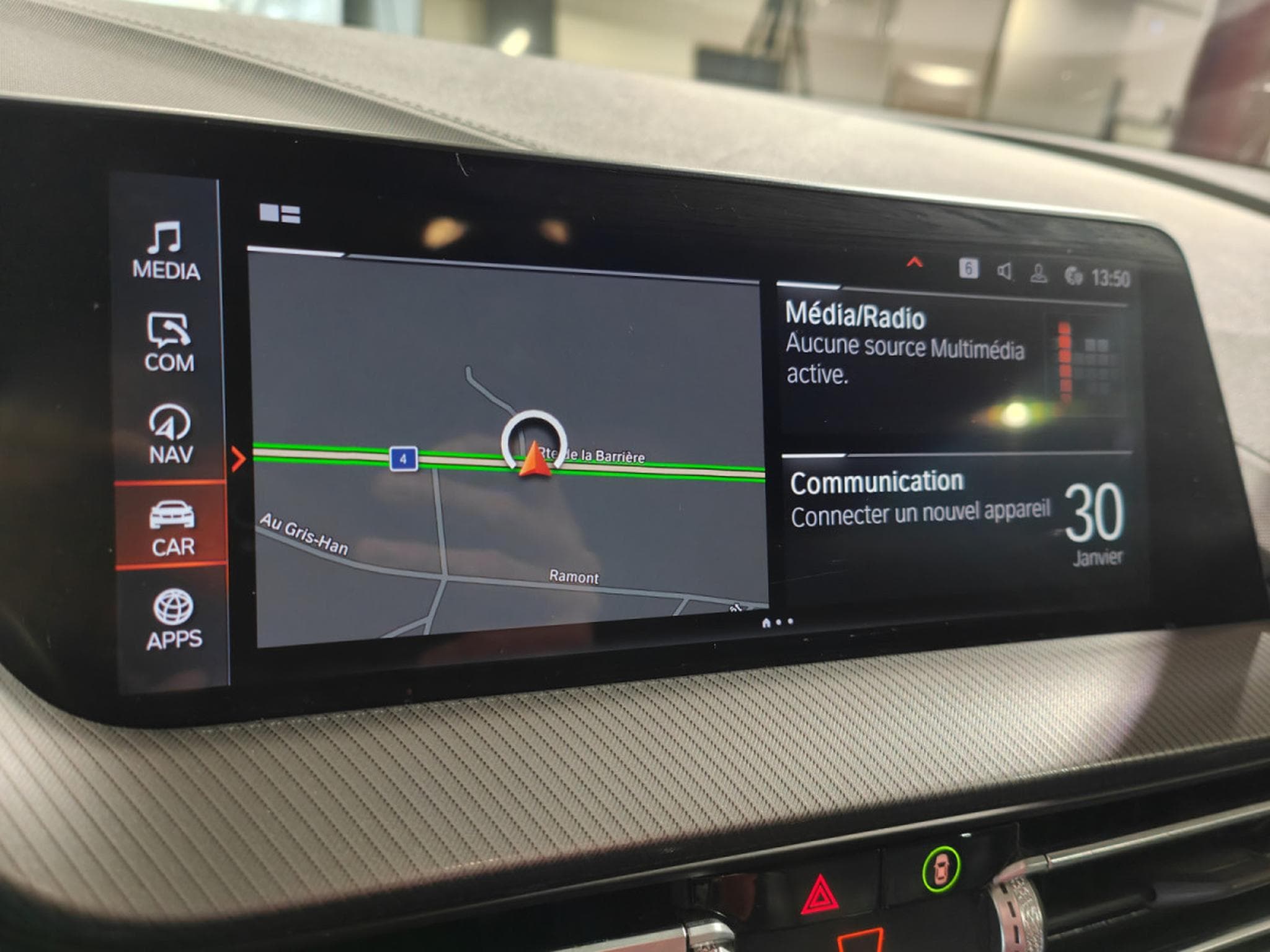BMW 218 218iA PACK M BOITE AUTO GPS LED CARPLAY (2023) - Photo 15