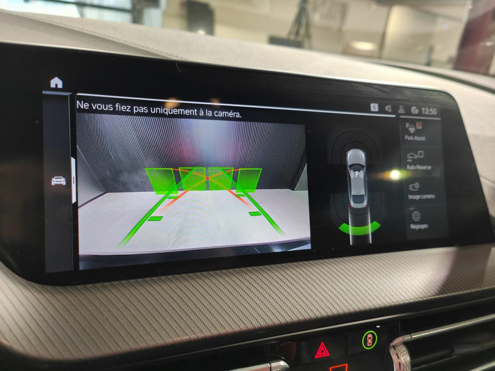 BMW 218 218iA PACK M BOITE AUTO GPS LED CARPLAY (2023) - Photo 17