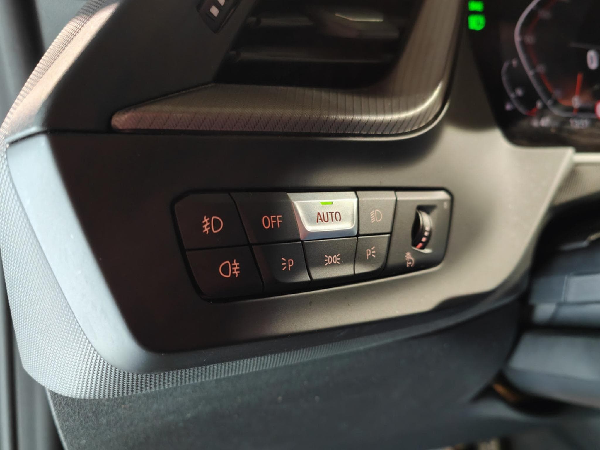 BMW 218 218iA PACK M BOITE AUTO GPS LED CARPLAY (2023) - Photo 20