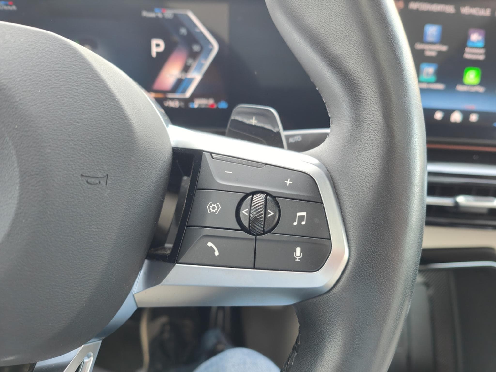 BMW X2 SDRIVE20i PACK M CARPLAY GPS CAMERA 360 TOIT PANO (2024) - Photo 19