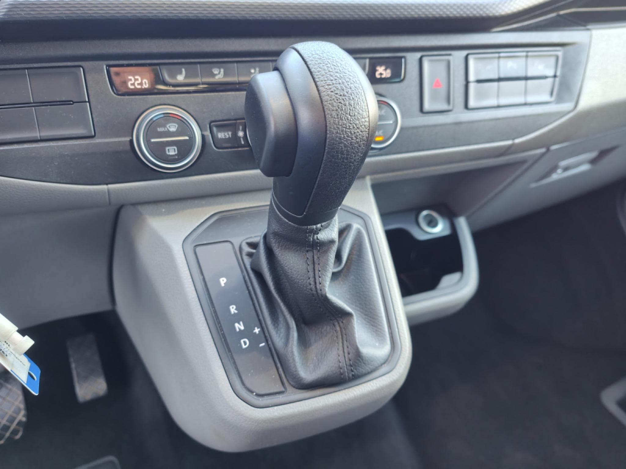 VW T6.1 2.0 TDI DSG 9 PLACES CARPLAY CAMERA GPS (2023) - Photo 16