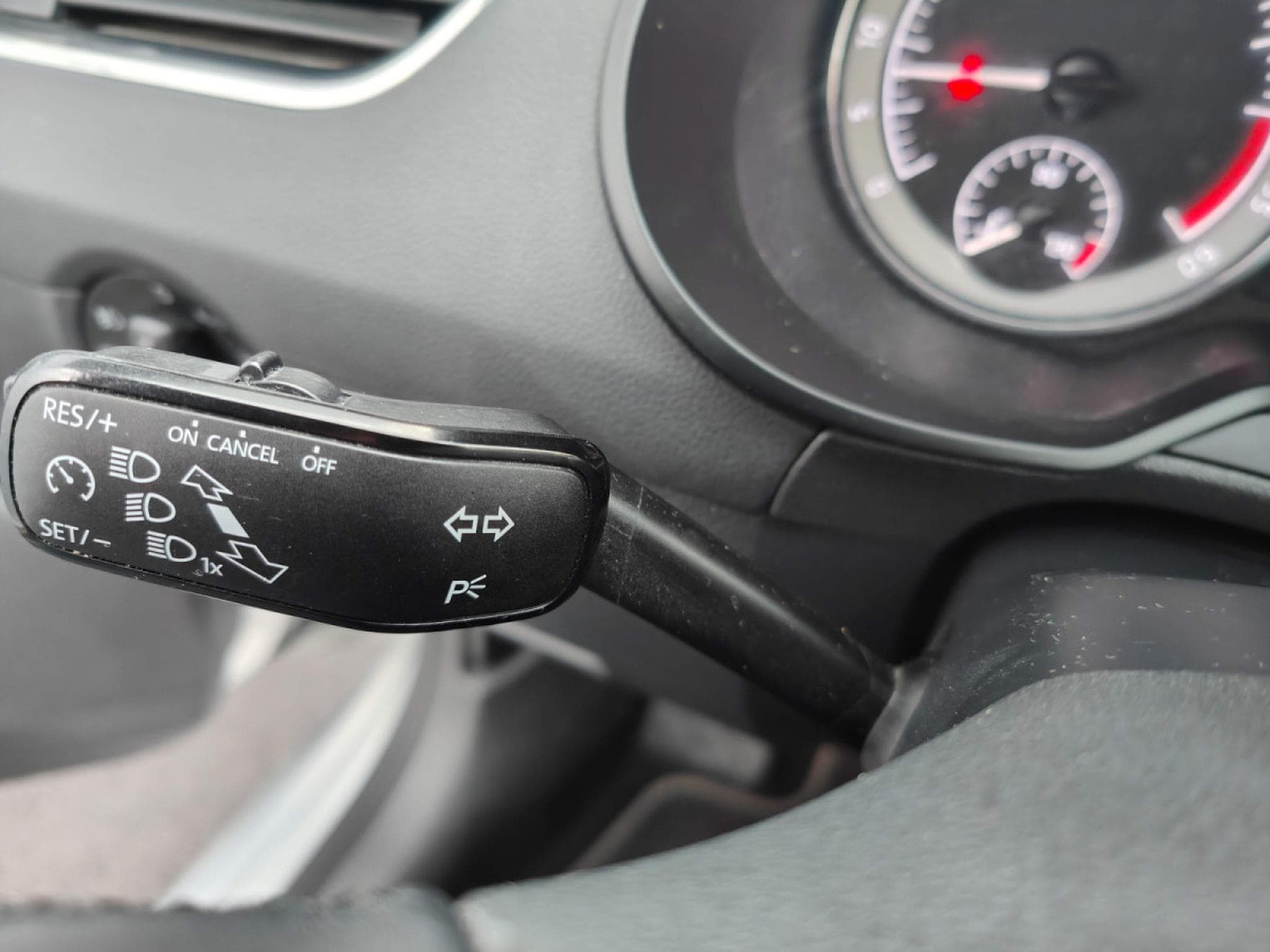 Skoda Octavia 1.6 TDI DSG CARPLAY APS AV/AR SIEGES CHAUFFANTS CRUISE (2019) - Foto 20