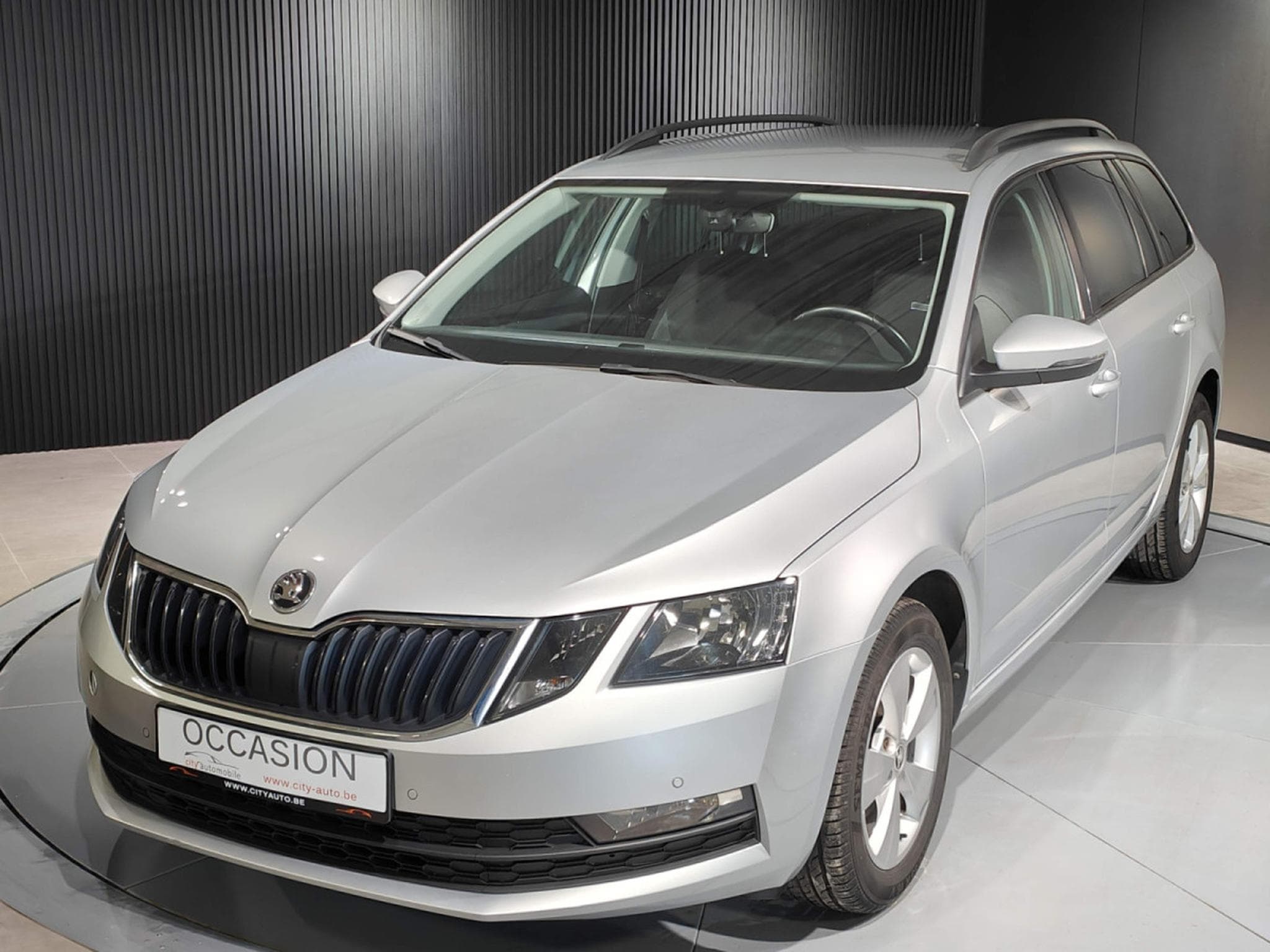 Skoda Octavia 1.6 TDI DSG CARPLAY APS AV/AR SIEGES CHAUFFANTS CRUISE (2019) - Foto 6