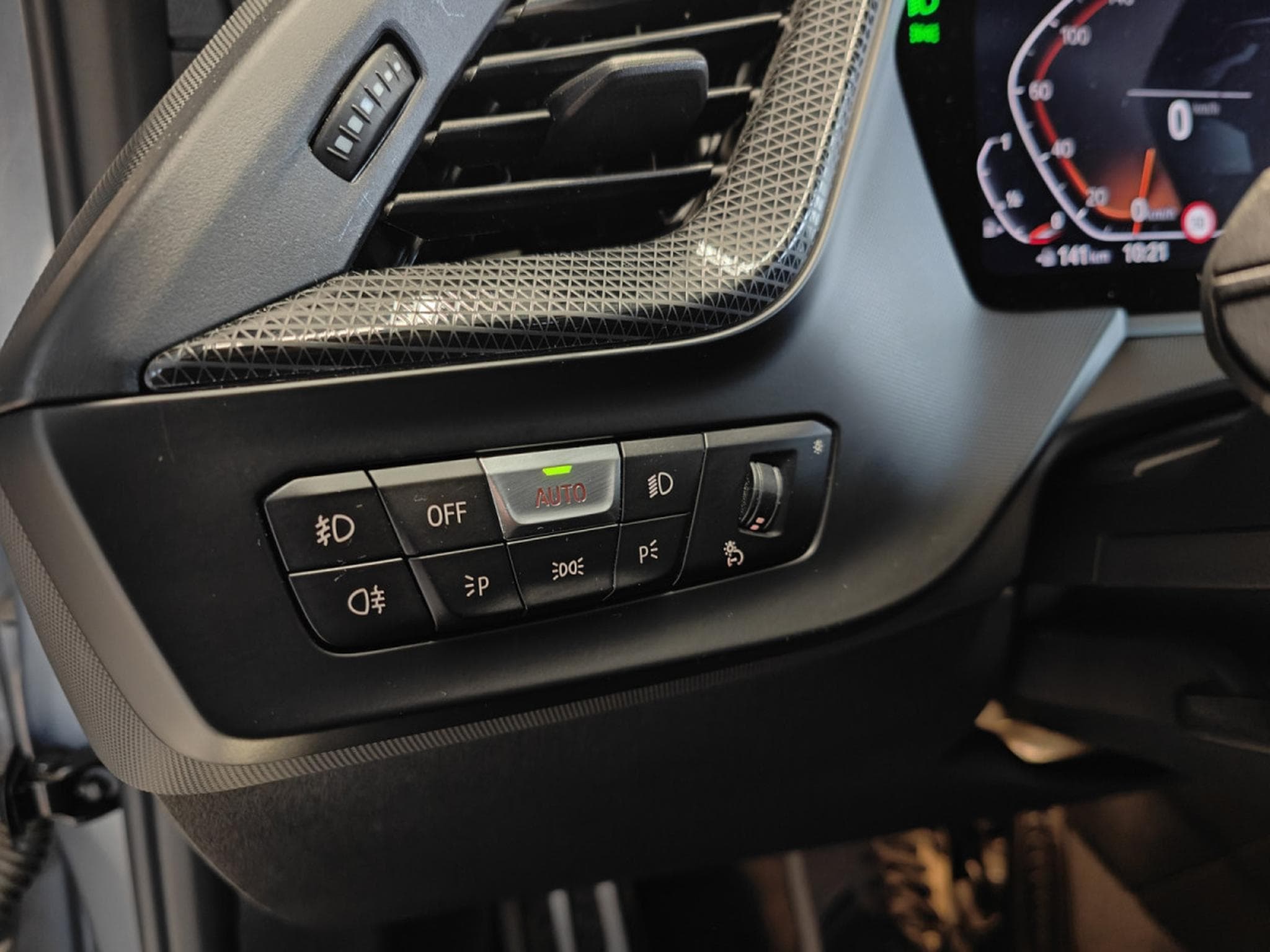 BMW 118 118i PACK M SIEGES M CARPLAY GPS PHARES LED (2024) - Photo 22