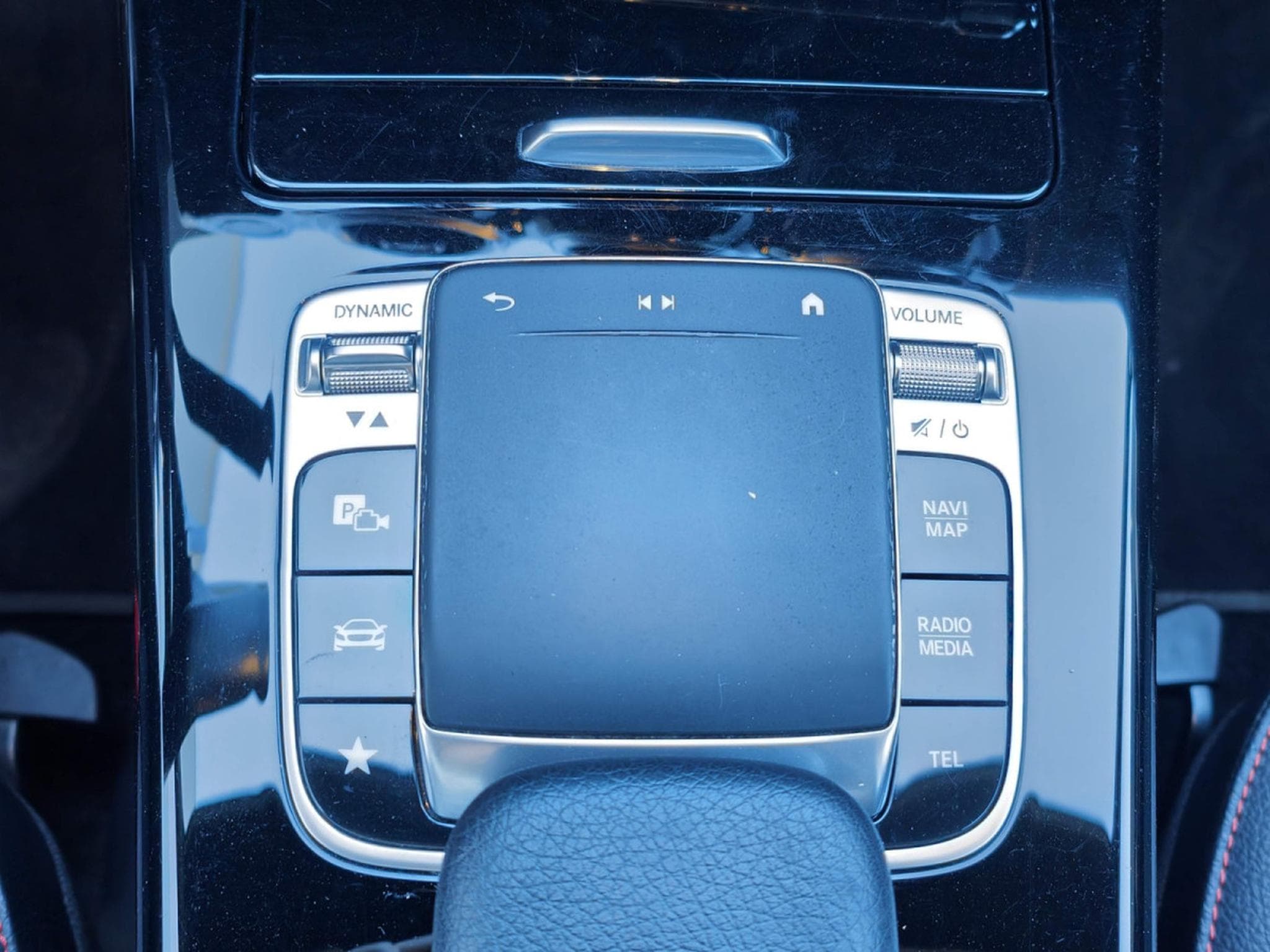 Mercedes CLA 180 1.3 SB PACK AMG CAMERA GPS CARPLAY (2020) - Foto 15