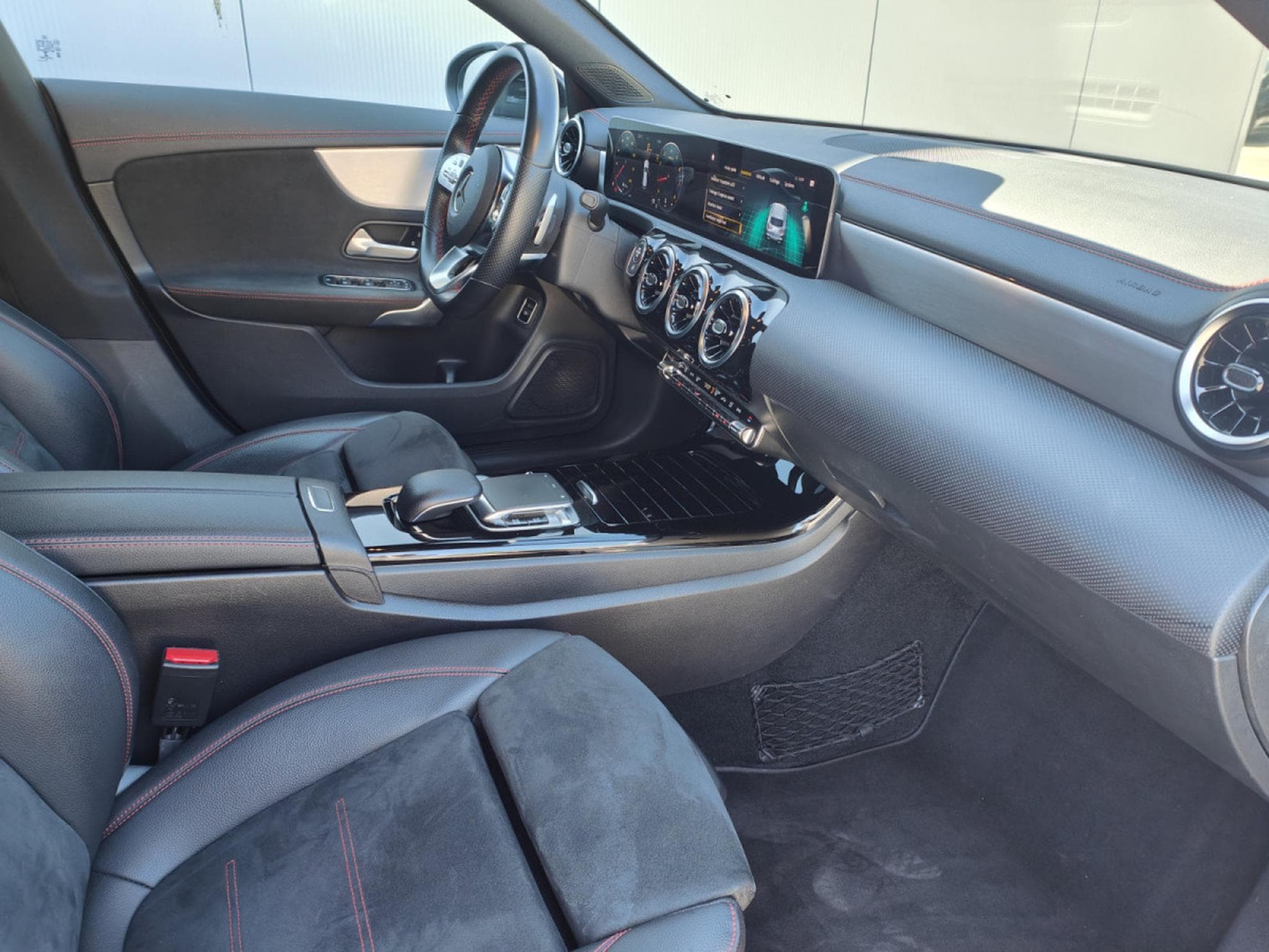 Mercedes CLA 180 1.3 SB PACK AMG CAMERA GPS CARPLAY (2020) - Foto 22