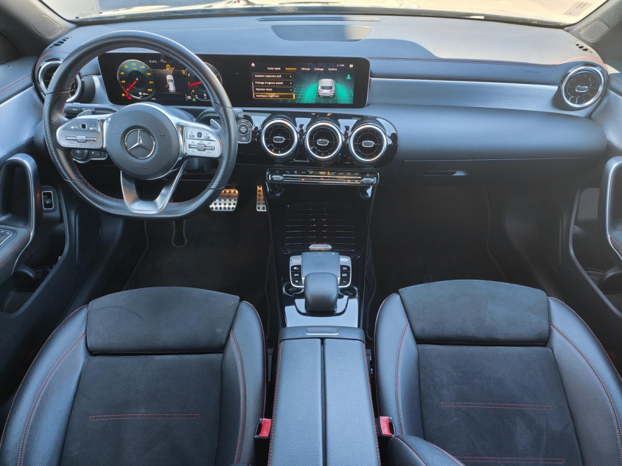 Mercedes CLA 180 1.3 SB PACK AMG CAMERA GPS CARPLAY (2020) - Foto 27