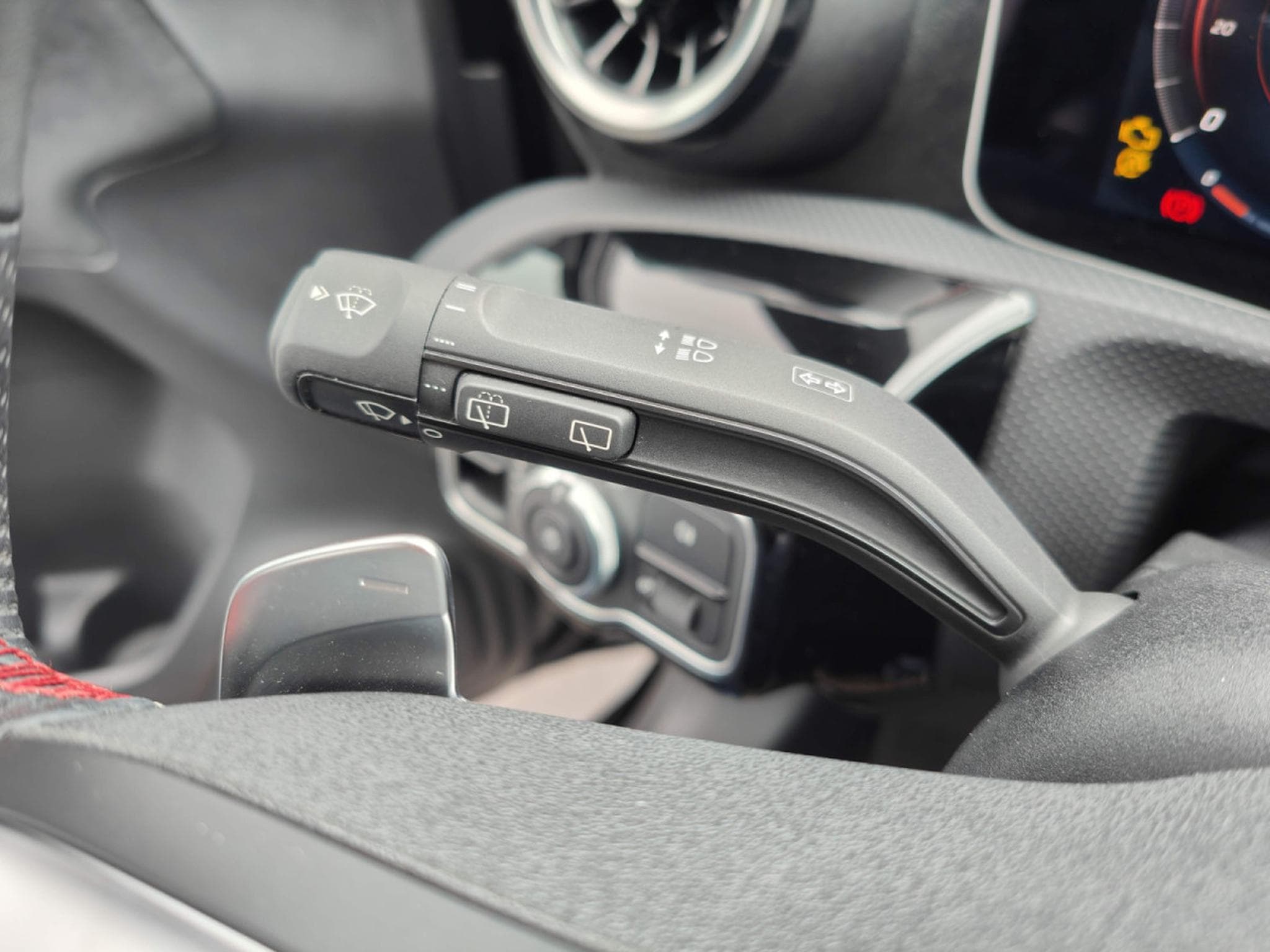 Mercedes A 180 180D PACK AMG CAMERA GPS CARPLAY LED SIEGES ELECTRIQUES (2019) - Foto 13