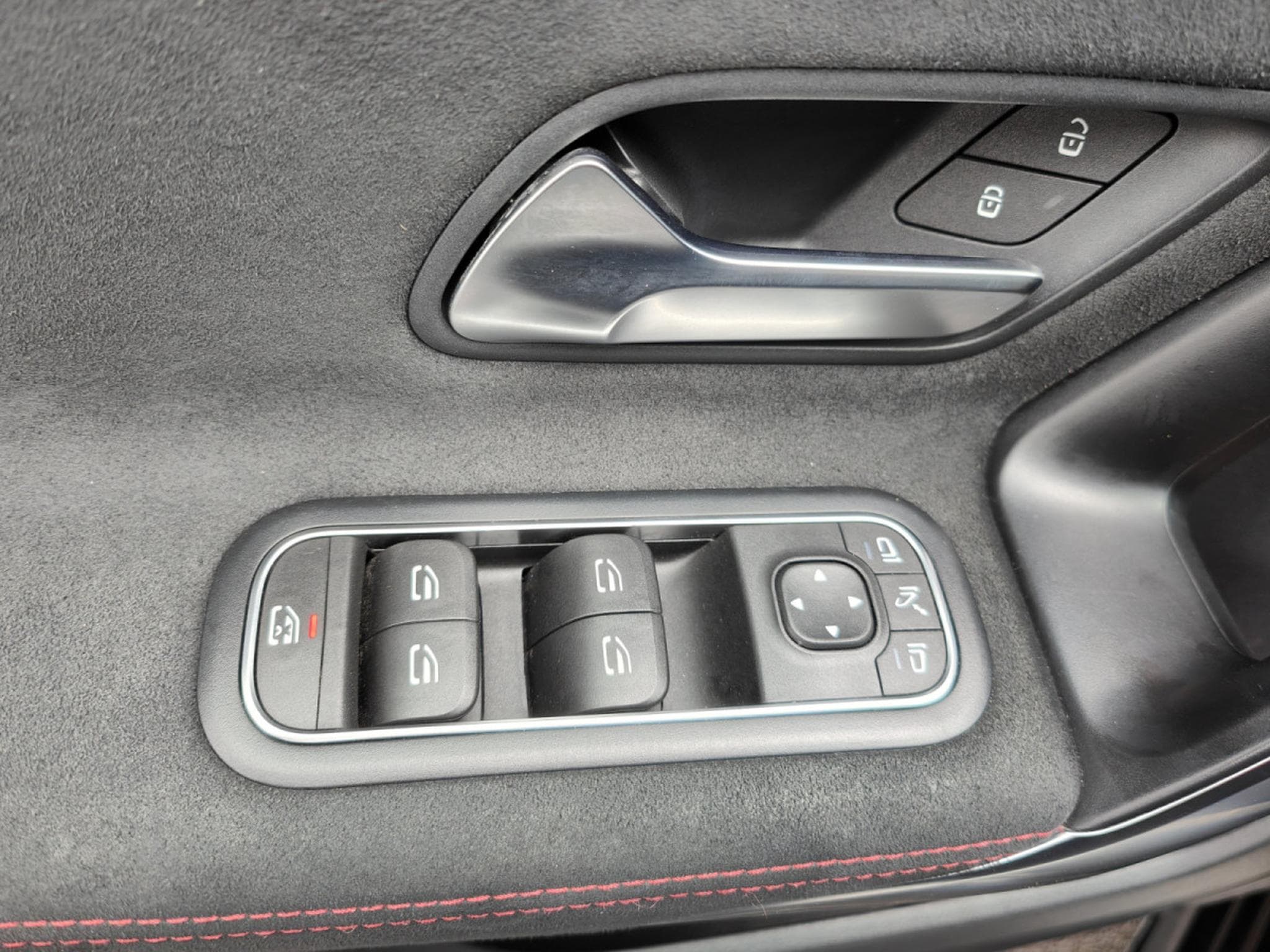 Mercedes A 180 180D PACK AMG CAMERA GPS CARPLAY LED SIEGES ELECTRIQUES (2019) - Foto 19