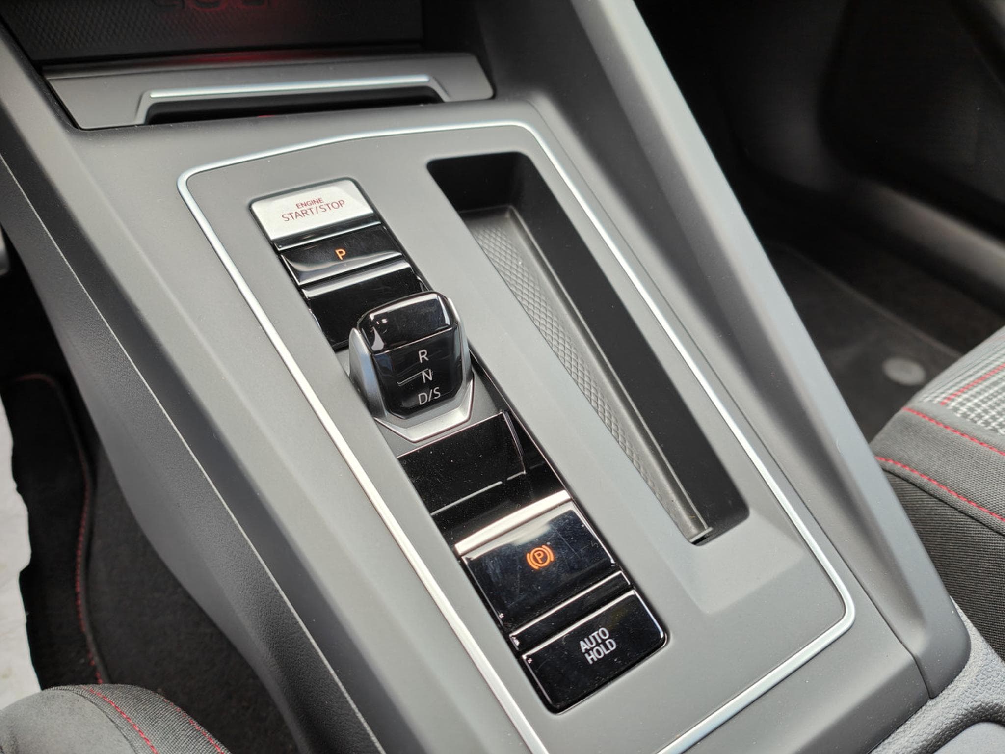 VW Golf GTI 2.0 TSI DSG CARPLAY ECLAIRAGE AMBIANCE GPS LED (2022) - Foto 13