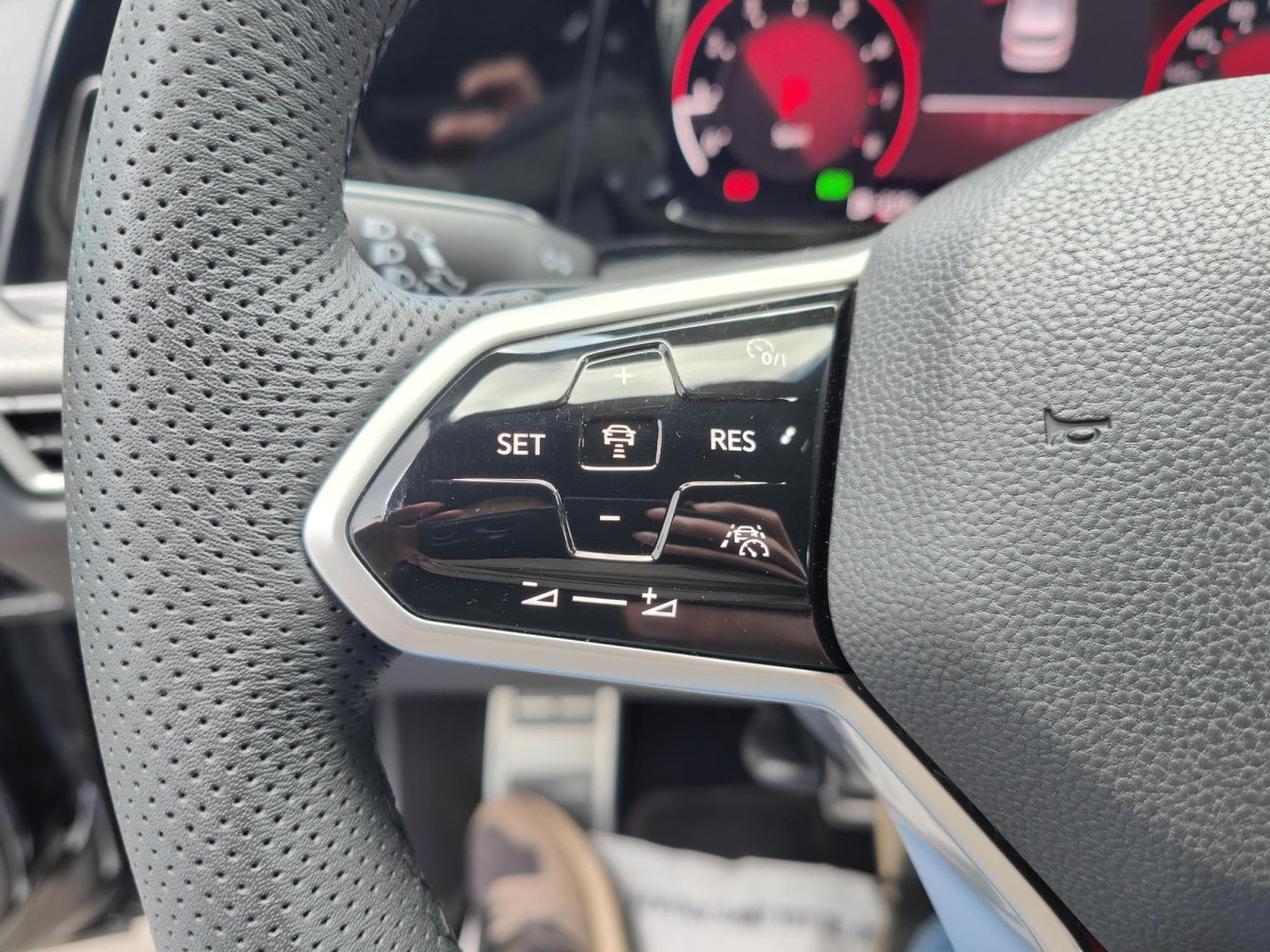 VW Golf GTI 2.0 TSI DSG CARPLAY ECLAIRAGE AMBIANCE GPS LED (2022) - Foto 21