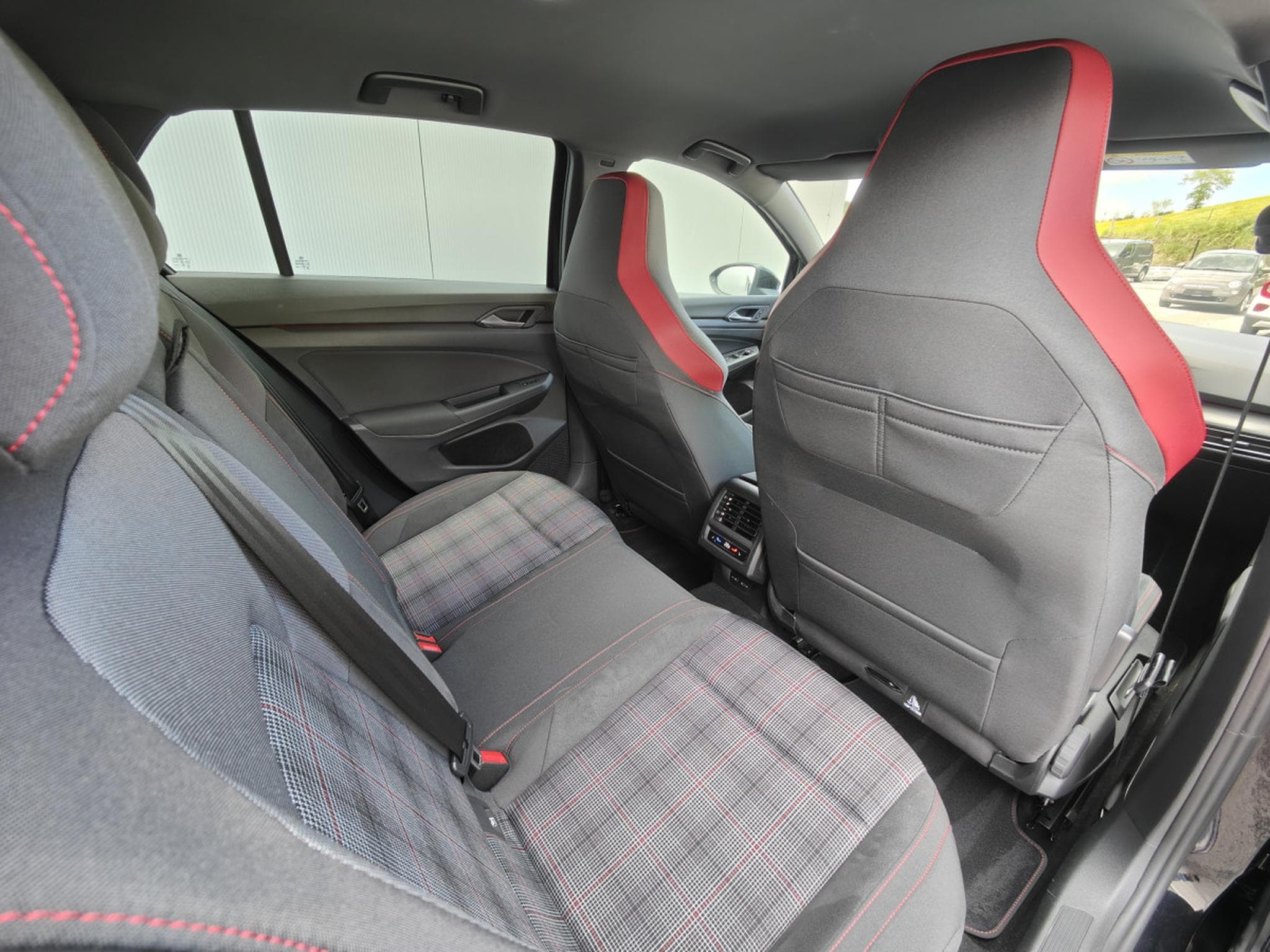 VW Golf GTI 2.0 TSI DSG CARPLAY ECLAIRAGE AMBIANCE GPS LED (2022) - Foto 8