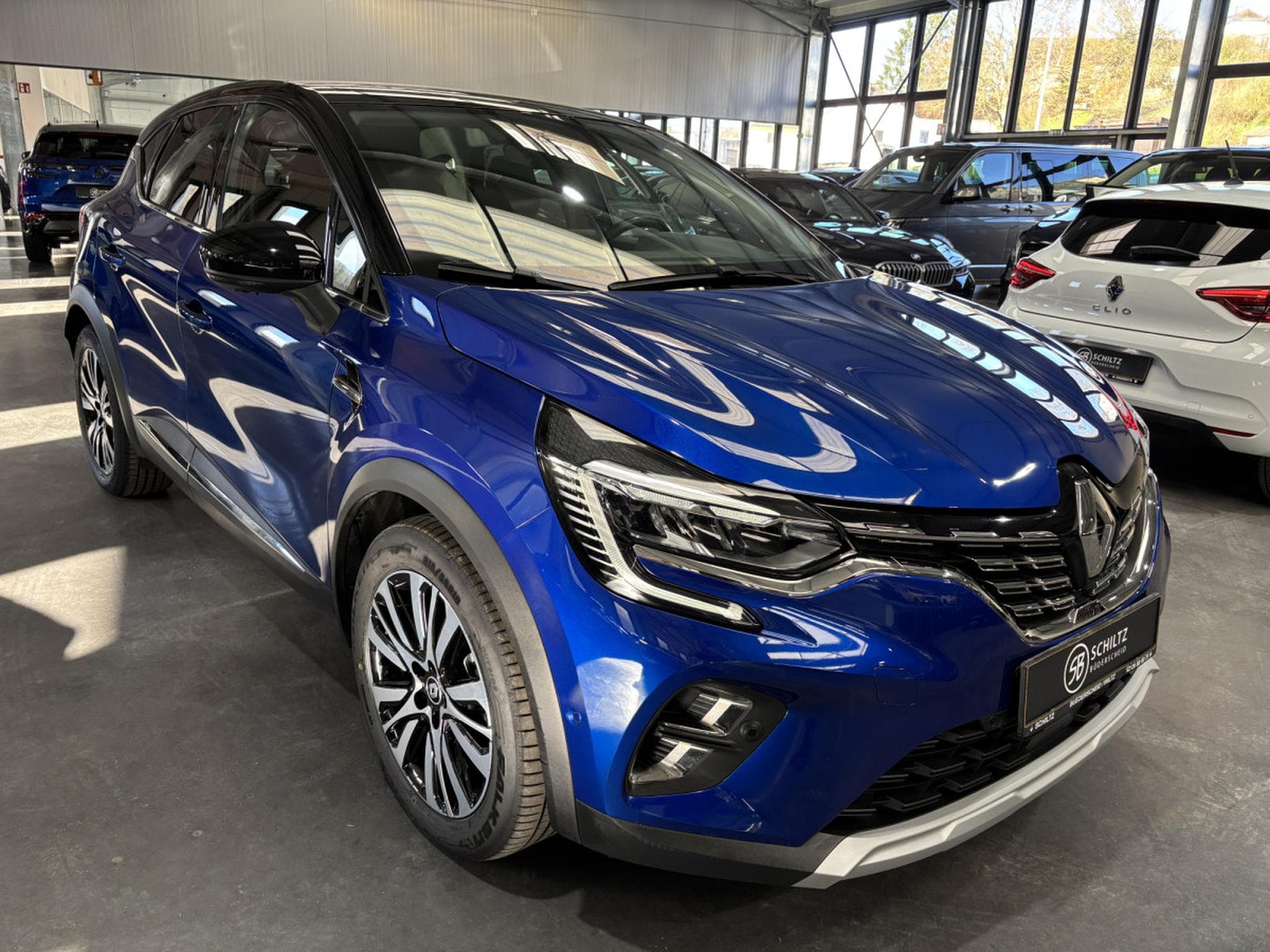 Renault Captur 1.6 INITIALE PARIS PLUG-IN (2022) - Photo 1