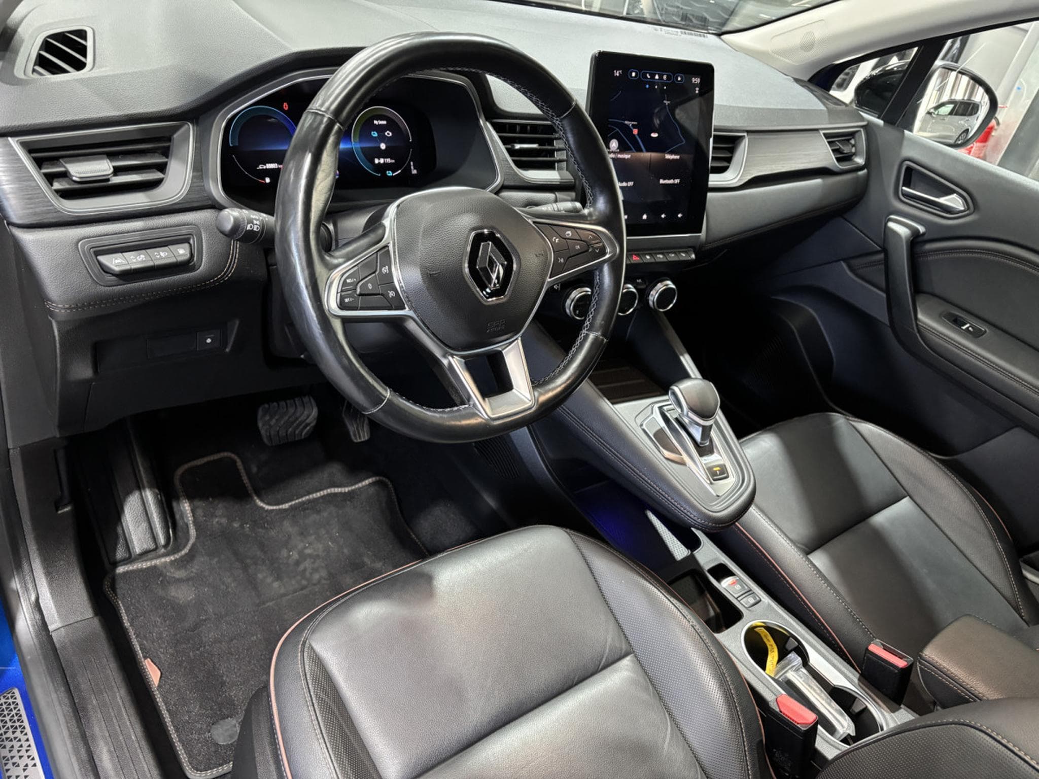 Renault Captur 1.6 INITIALE PARIS PLUG-IN (2022) - Photo 10