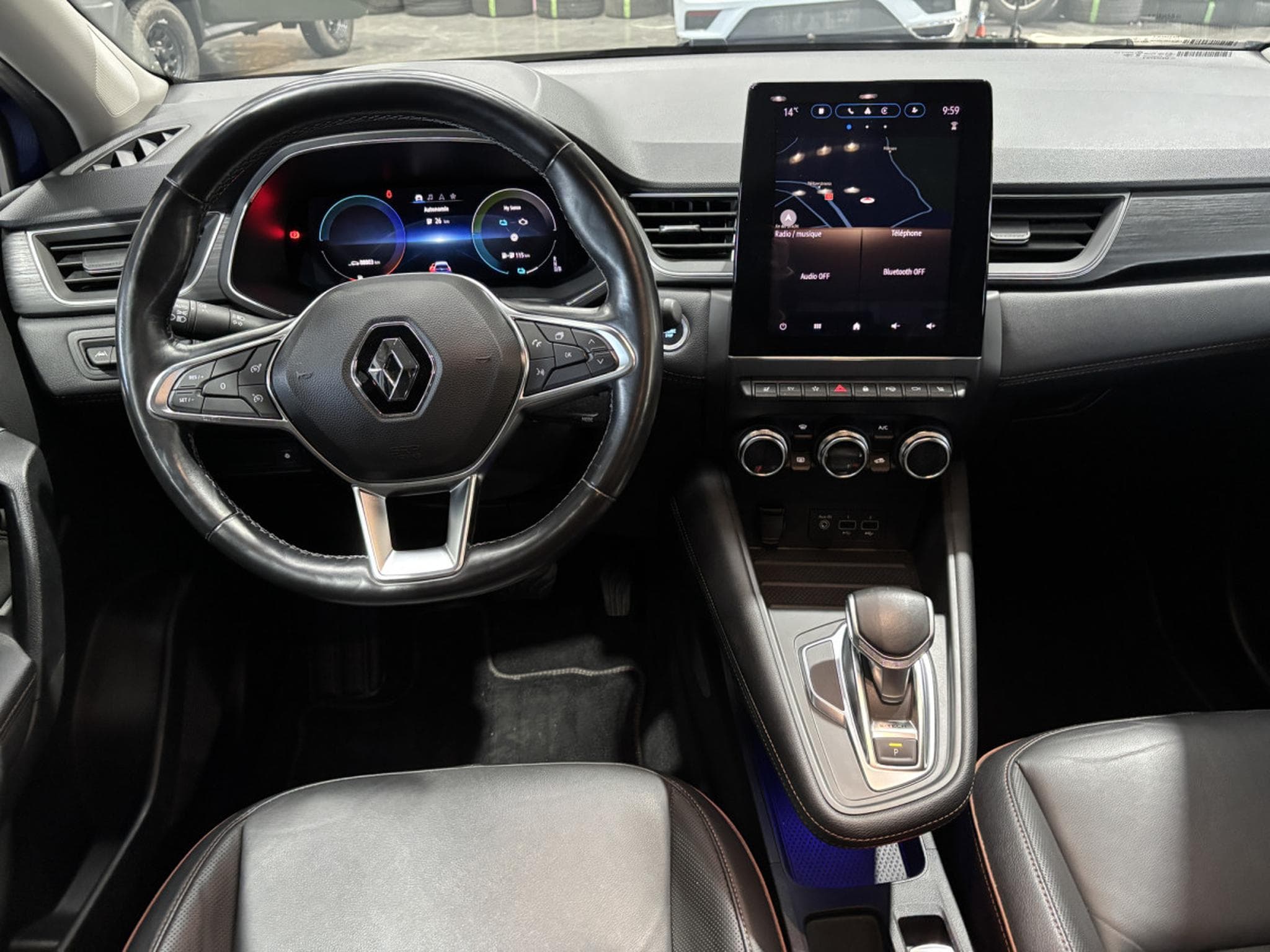 Renault Captur 1.6 INITIALE PARIS PLUG-IN (2022) - Photo 11