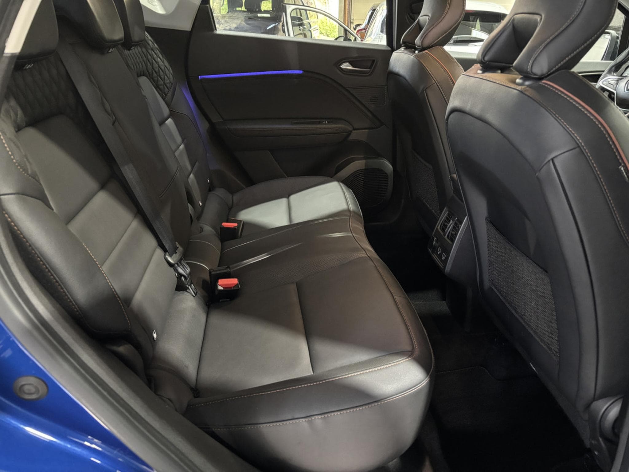Renault Captur 1.6 INITIALE PARIS PLUG-IN (2022) - Photo 13