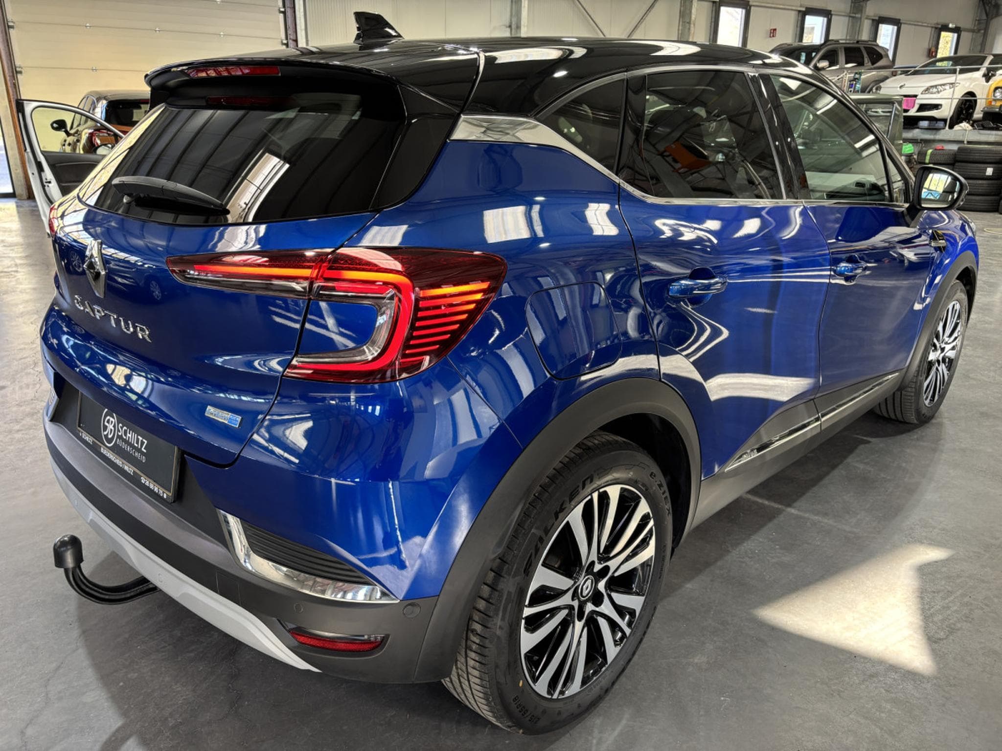 Renault Captur 1.6 INITIALE PARIS PLUG-IN (2022) - Photo 3