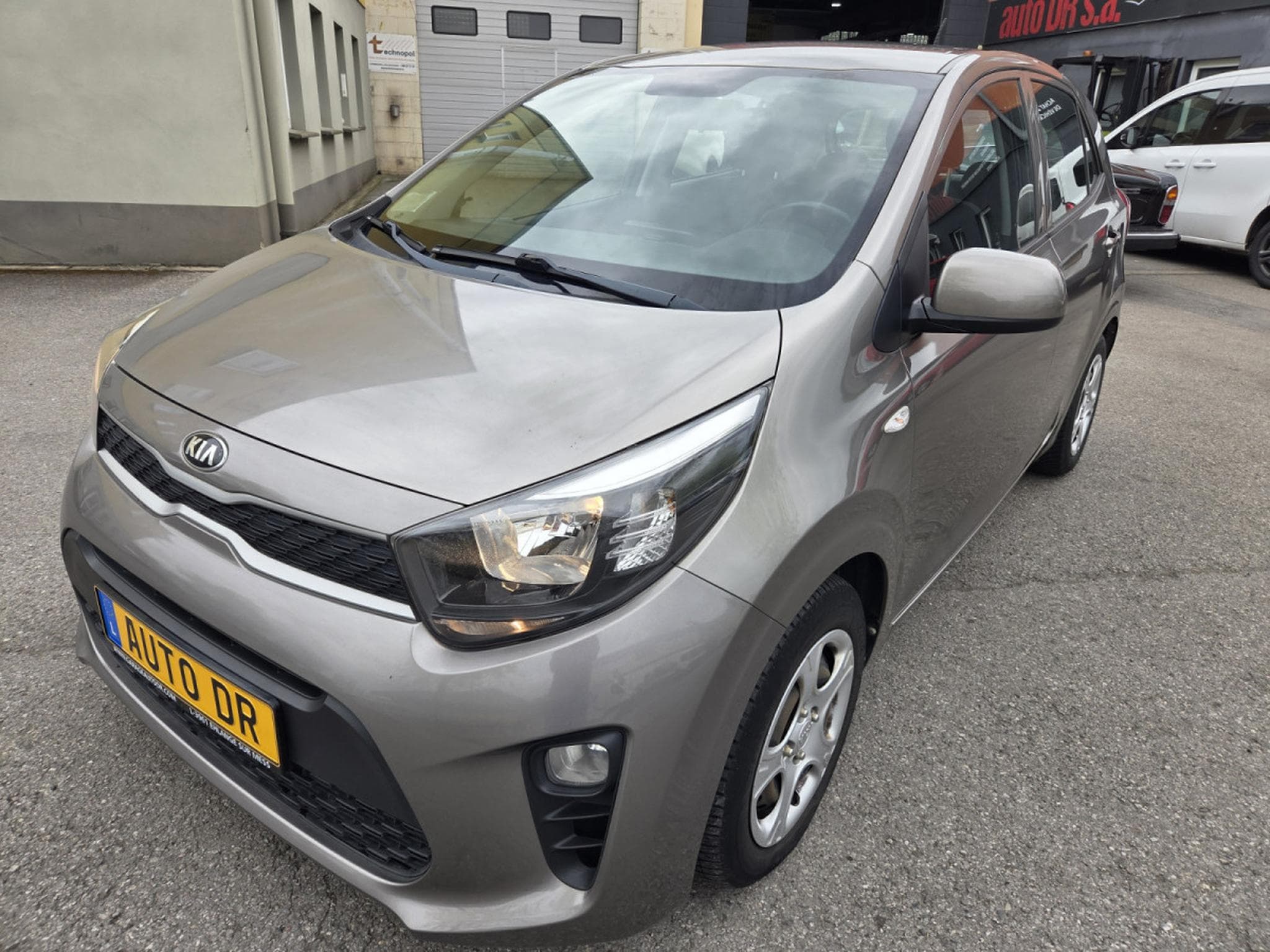 Kia Picanto 1.0 69CV Garantie 12 Mois (2017) - Photo 3