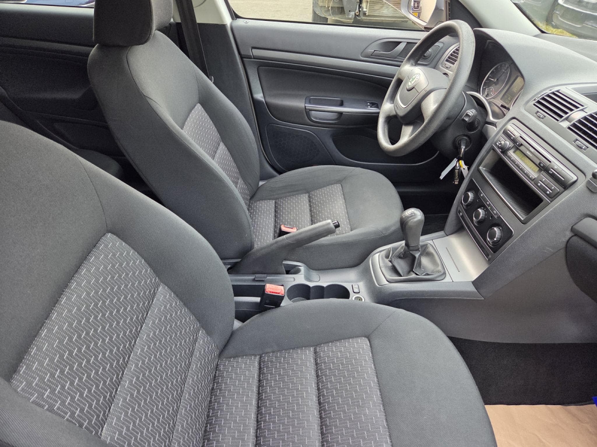 Skoda Octavia Combi 1.6 Tdi 105 CV Garantie 12 Mois (2011) - Photo 6