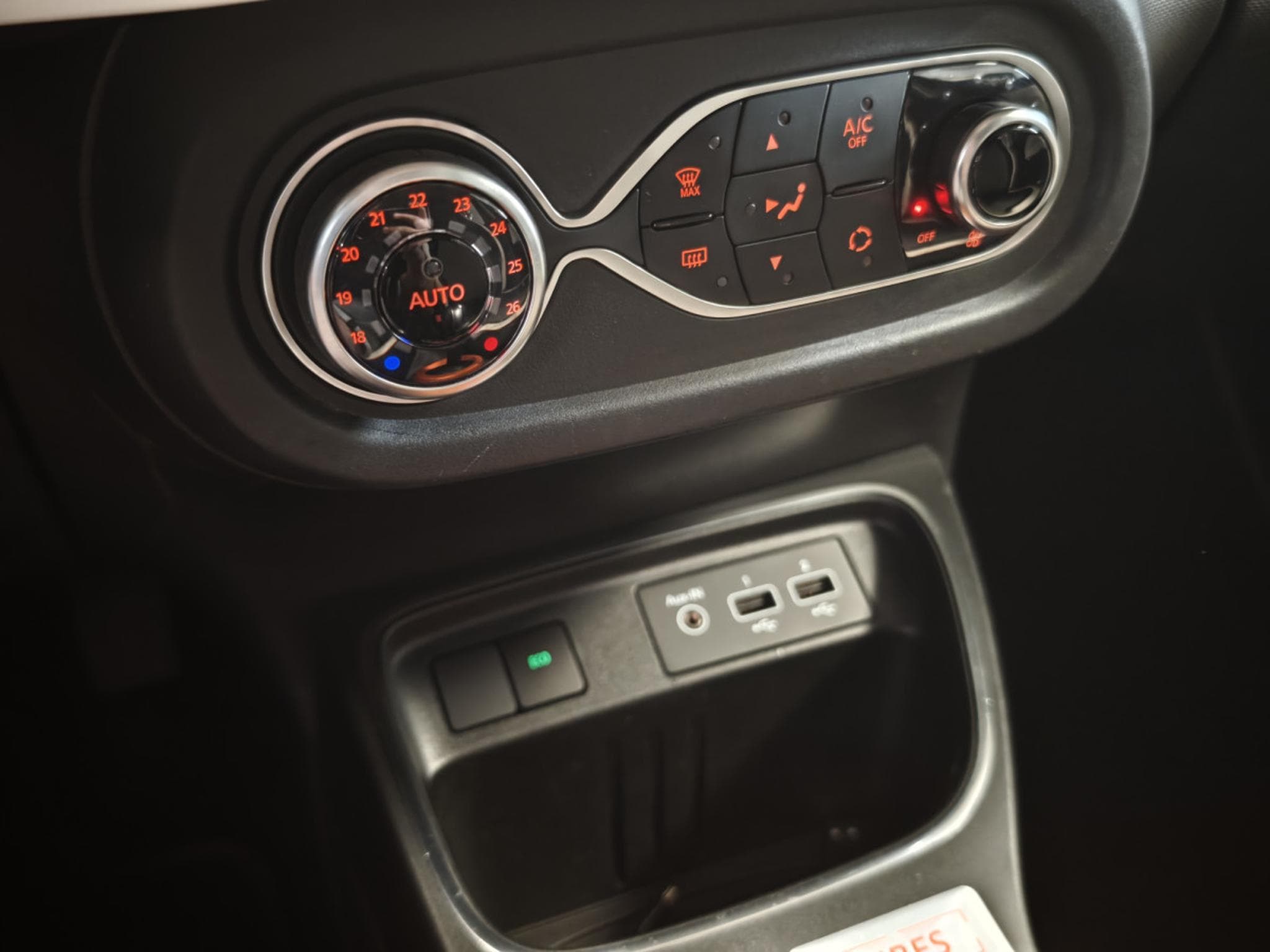 Renault Twingo ZE Vibes ZE (2021) - Photo 19