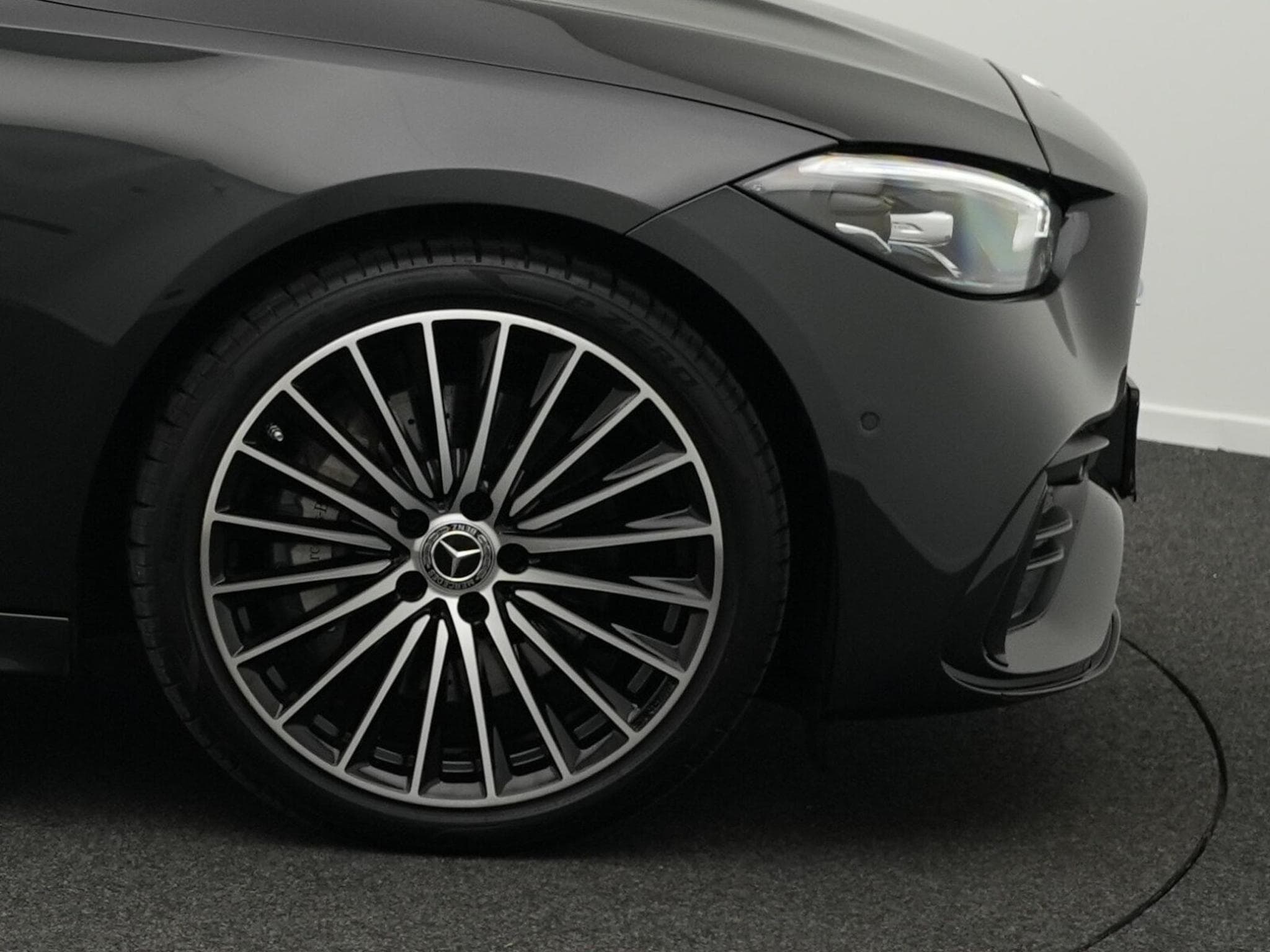 Mercedes C 300 d T AMG-Line LED+Kamera+Distr+Night+AHK (2025) - Foto 6