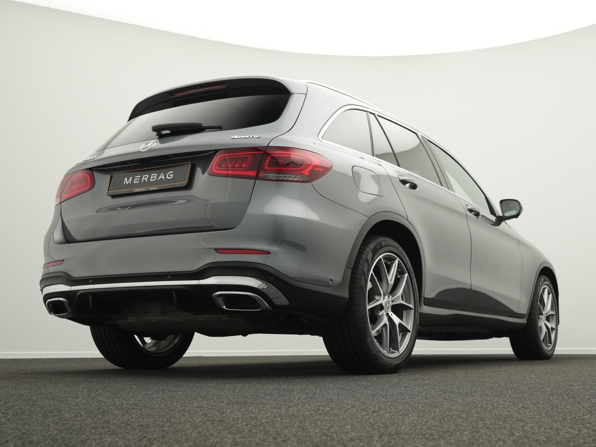 Mercedes GLC 300 4MATIC Off-Roader (2019) - Photo 9