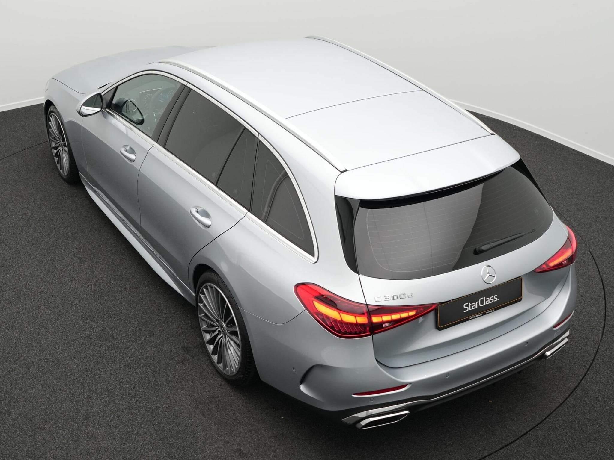 Mercedes C 300 d T AMG-Line LED+Kamera+19"AHK+Keyless (2025) - Photo 11