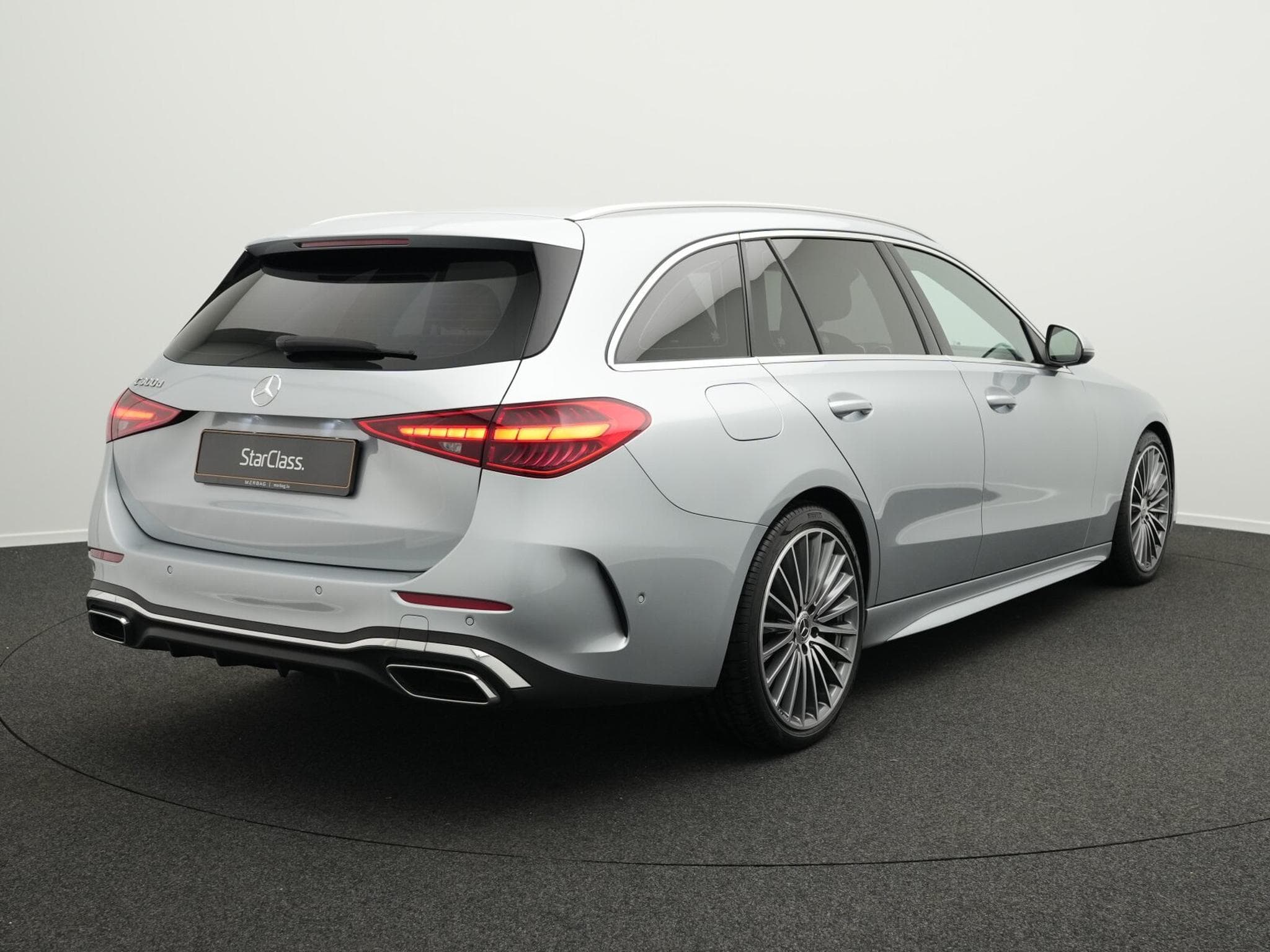 Mercedes C 300 d T AMG-Line LED+Kamera+19"AHK+Keyless (2025) - Photo 3