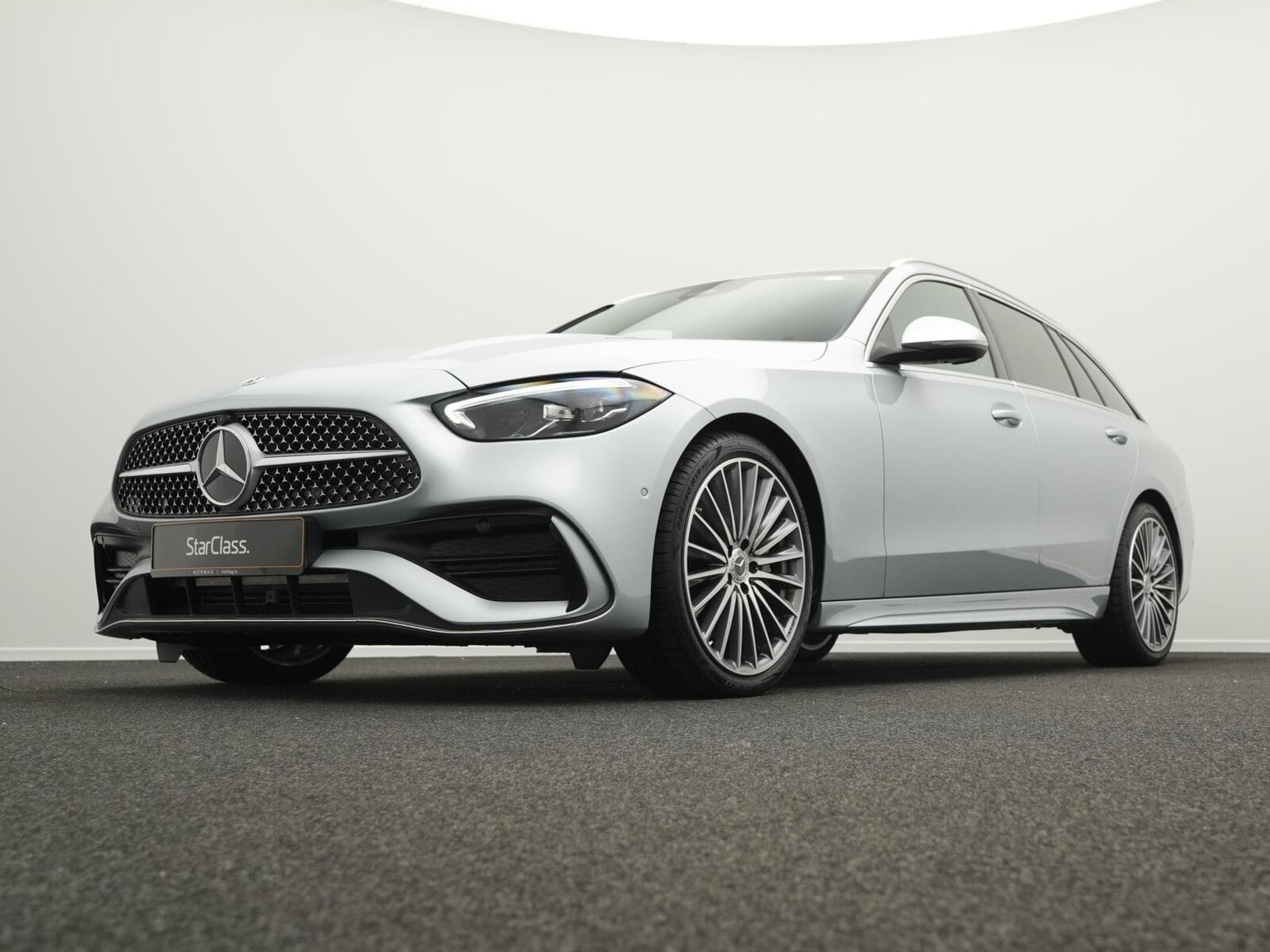 Mercedes C 300 d T AMG-Line LED+Kamera+19"AHK+Keyless (2025) - Photo 8