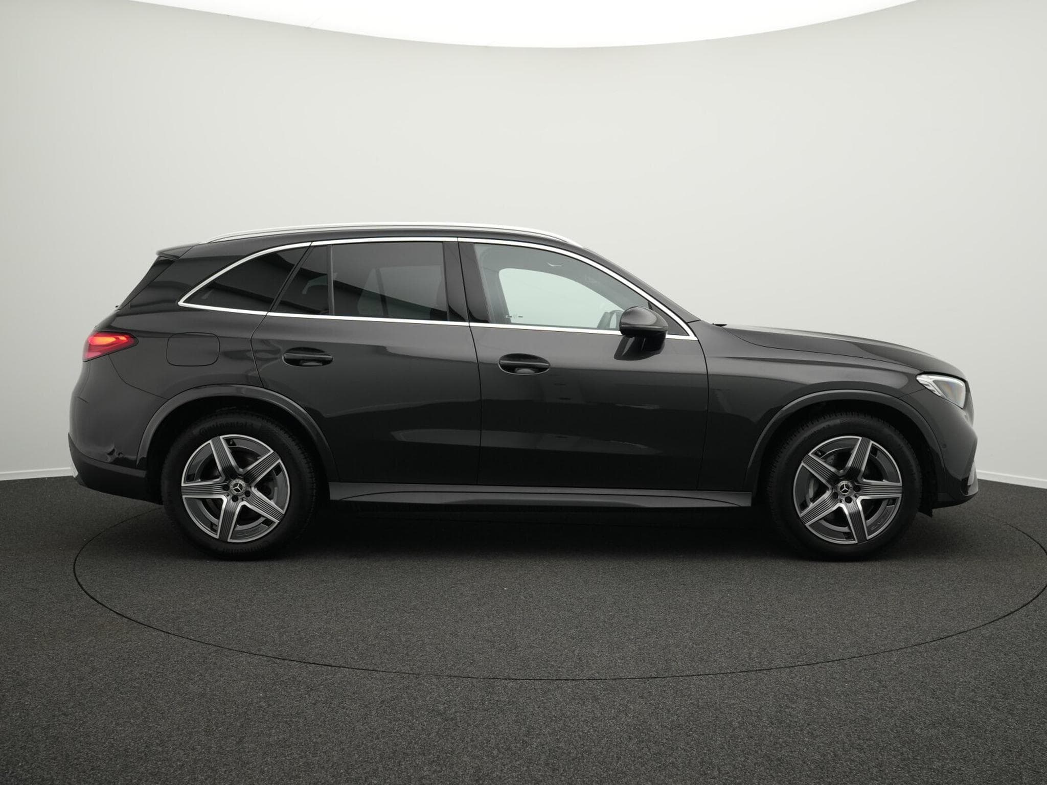 Mercedes GLC 300 d 4M AMG-Line LED+Kamera+AHK+Memo (2025) - Photo 5