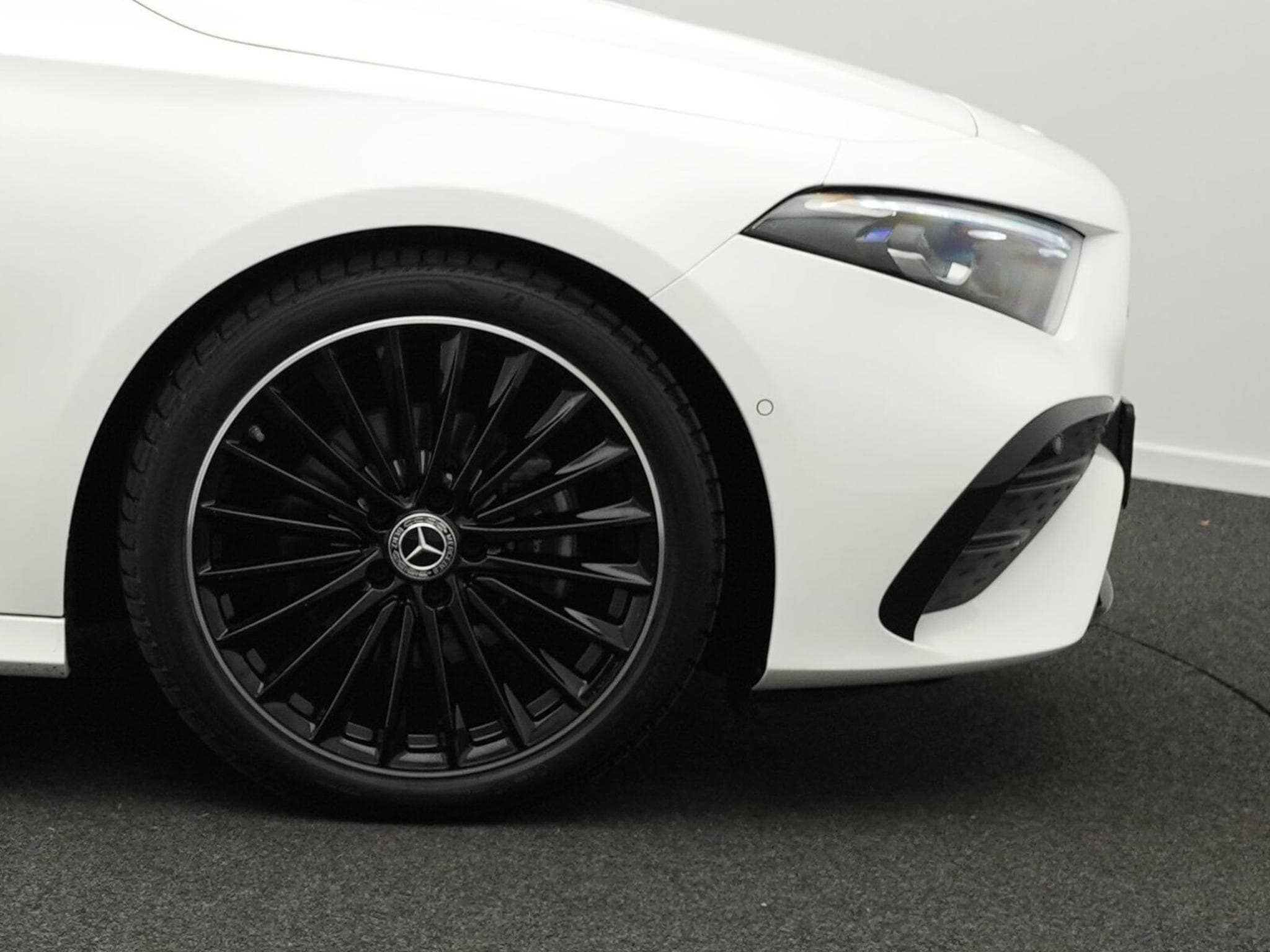 Mercedes A 200 AMG-Line Multi+Kamera+Distr+Night+19" (2025) - Photo 6