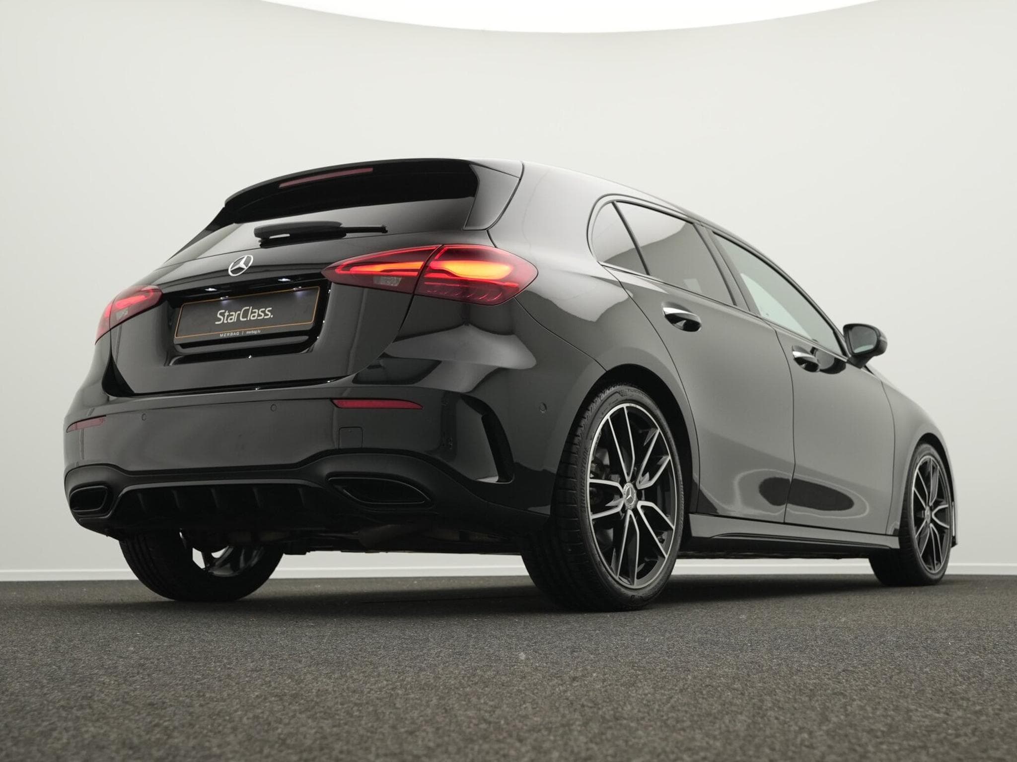 Mercedes A 200 d AMG-Line Multi+Kamera+Distr+Night+19" (2025) - Photo 9