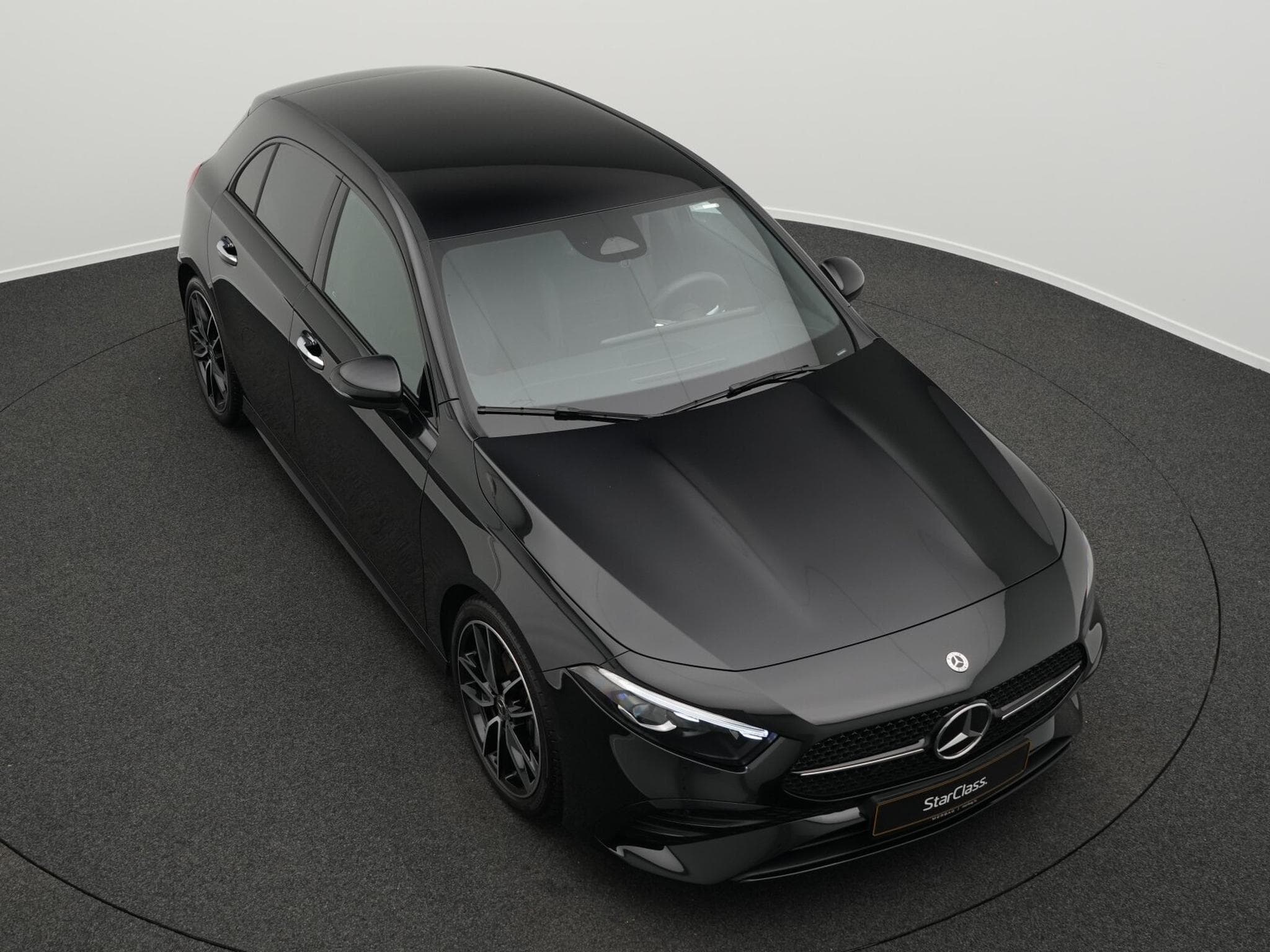 Mercedes A 200 d Multi+Kamera+Night+Distr (2025) - Photo 10