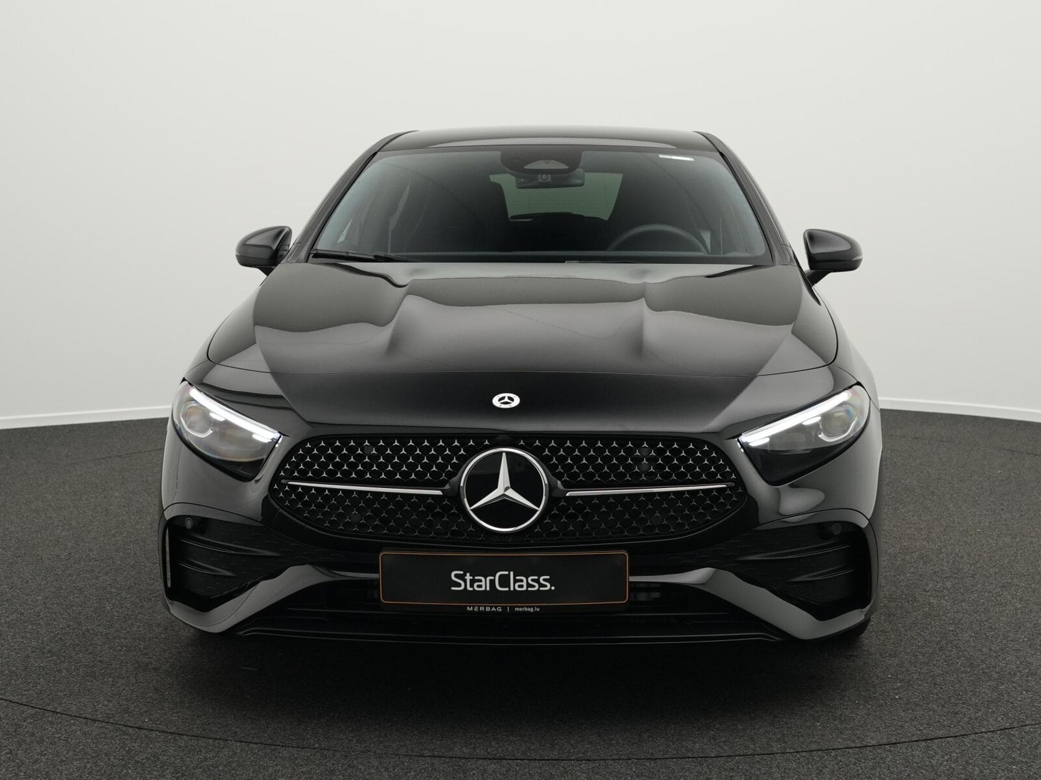 Mercedes A 200 d Multi+Kamera+Night+Distr (2025) - Photo 2