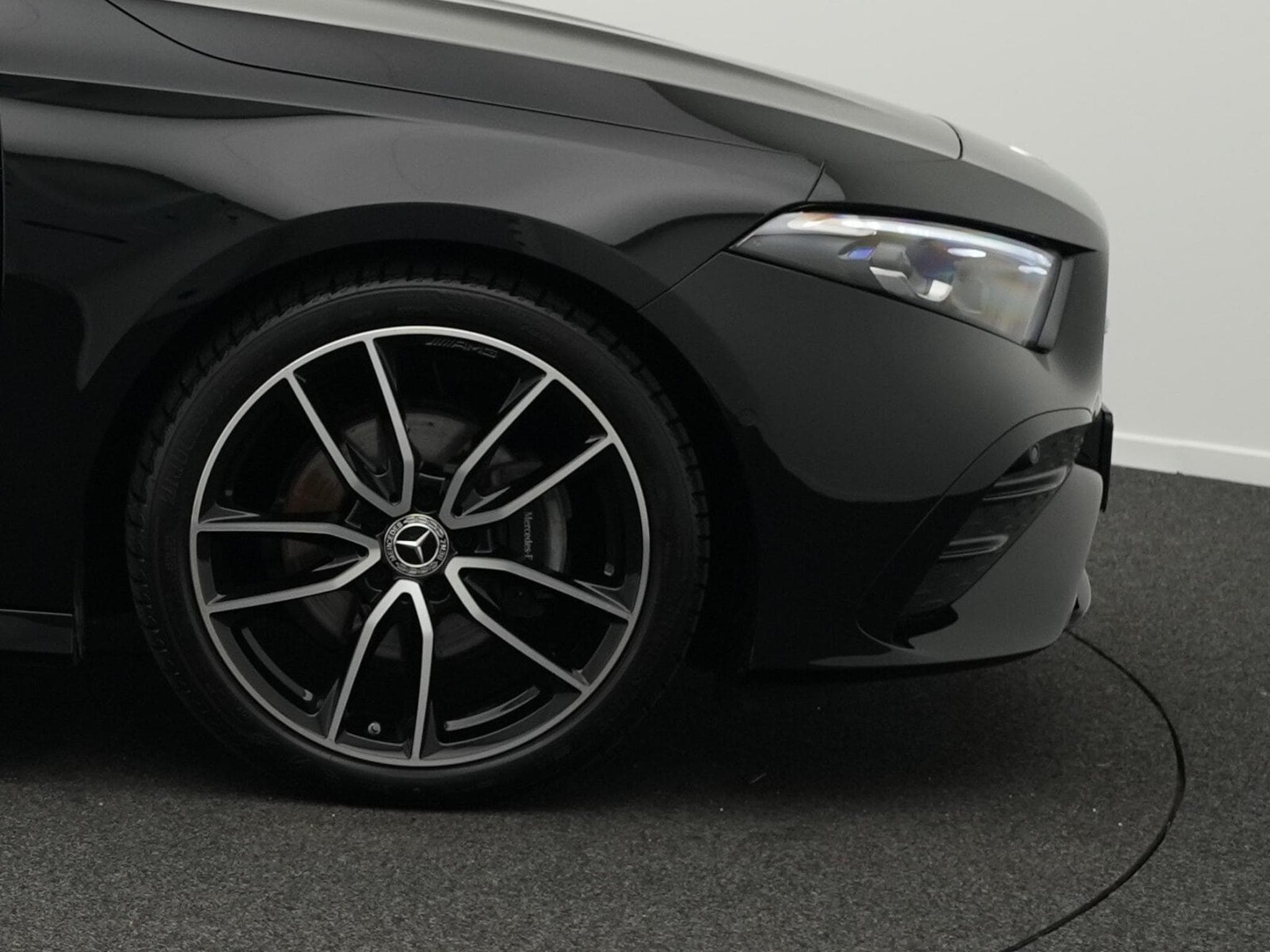 Mercedes A 200 d Multi+Kamera+Night+Distr (2025) - Photo 6