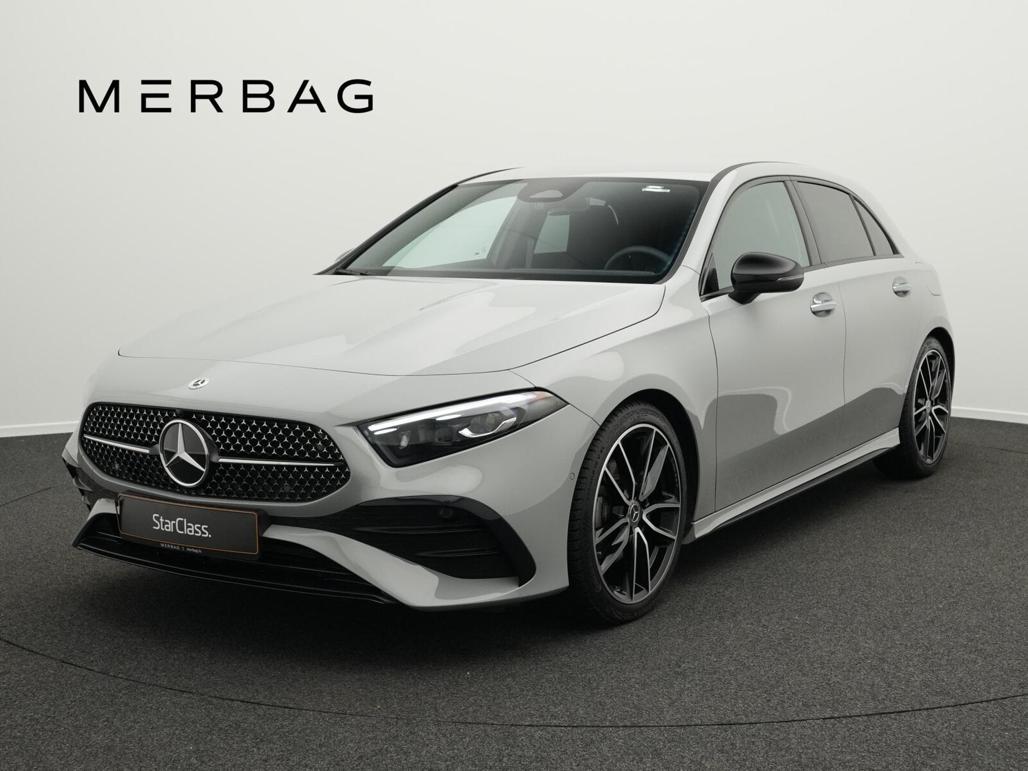 Mercedes A 200 d AMG-Line Multi+Kamera+Night+19" (2025) - Photo 1