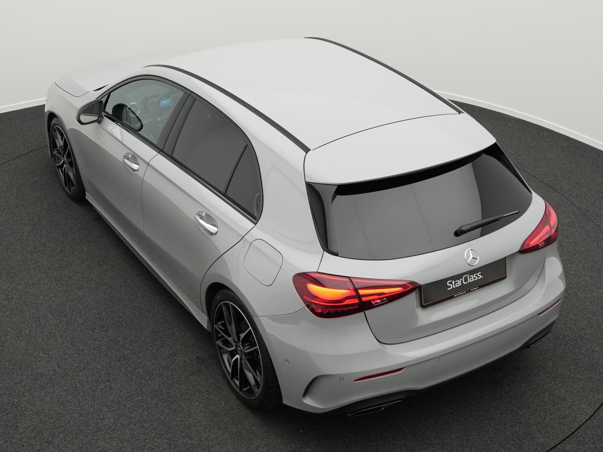 Mercedes A 200 d AMG-Line Multi+Kamera+Night+19" (2025) - Photo 11