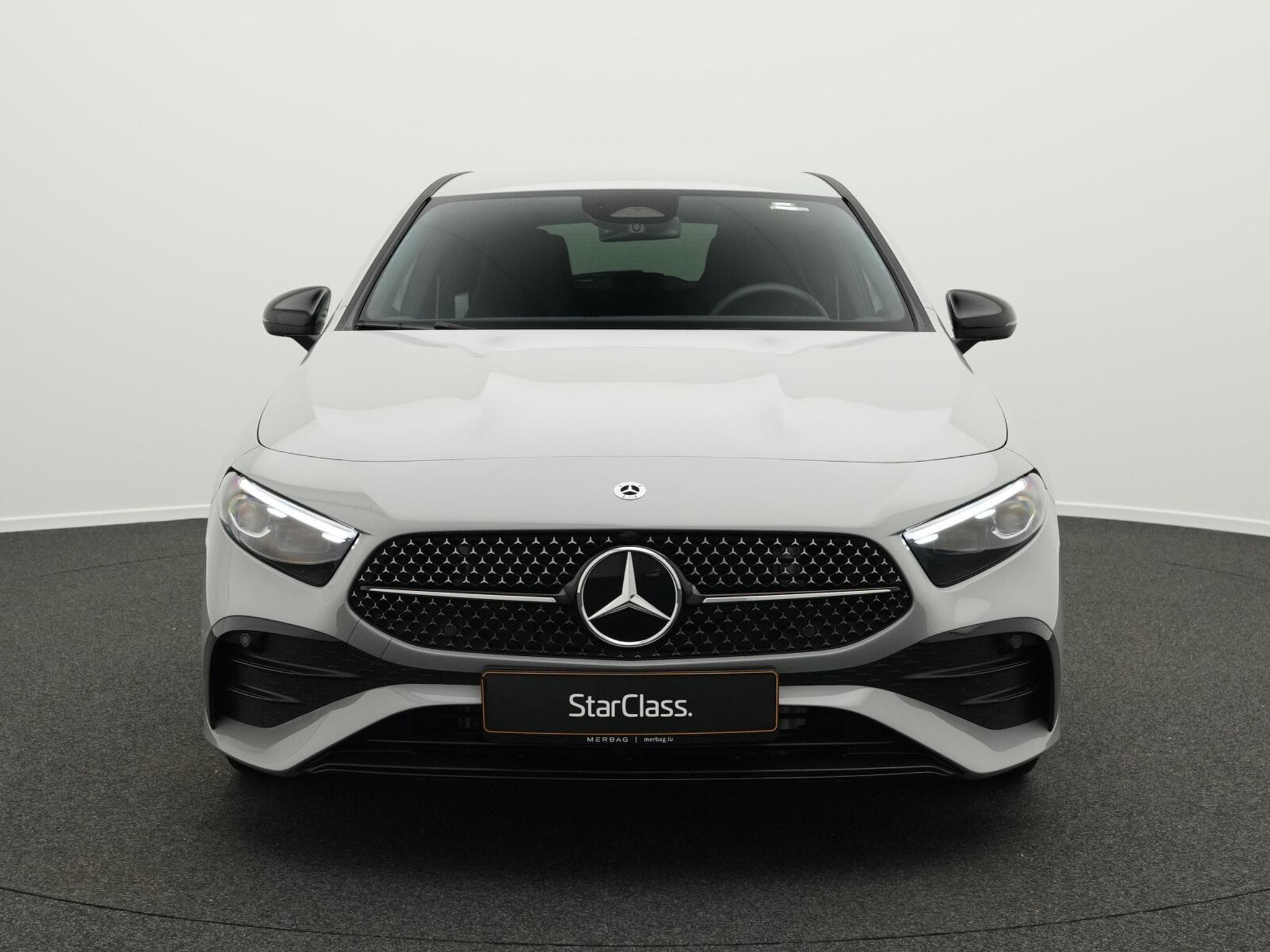 Mercedes A 200 d AMG-Line Multi+Kamera+Night+19" (2025) - Photo 2